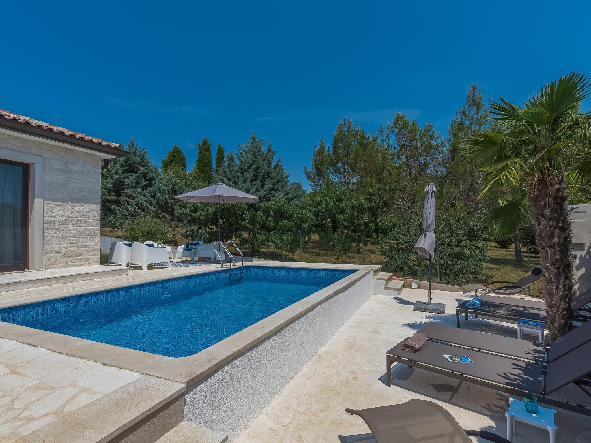 Foto 7 - Casa de 3 habitaciones en Brtonigla con piscina privada y vistas al mar