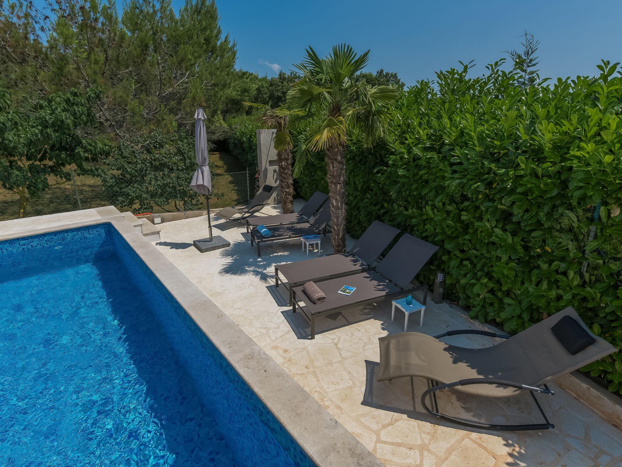 Foto 19 - Casa de 3 habitaciones en Brtonigla con piscina privada y vistas al mar
