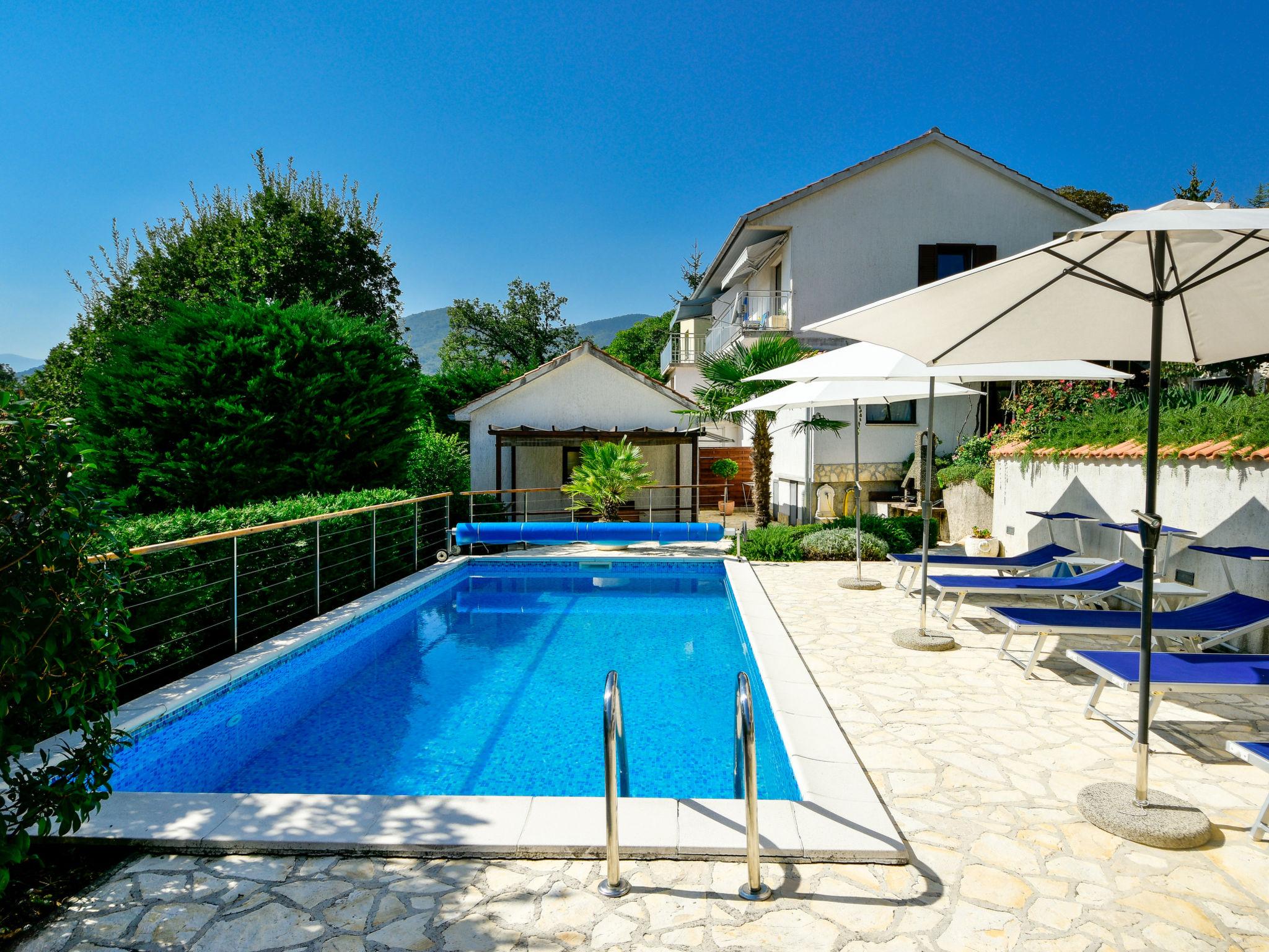 Foto 1 - Casa de 1 habitación en Matulji con piscina y vistas al mar