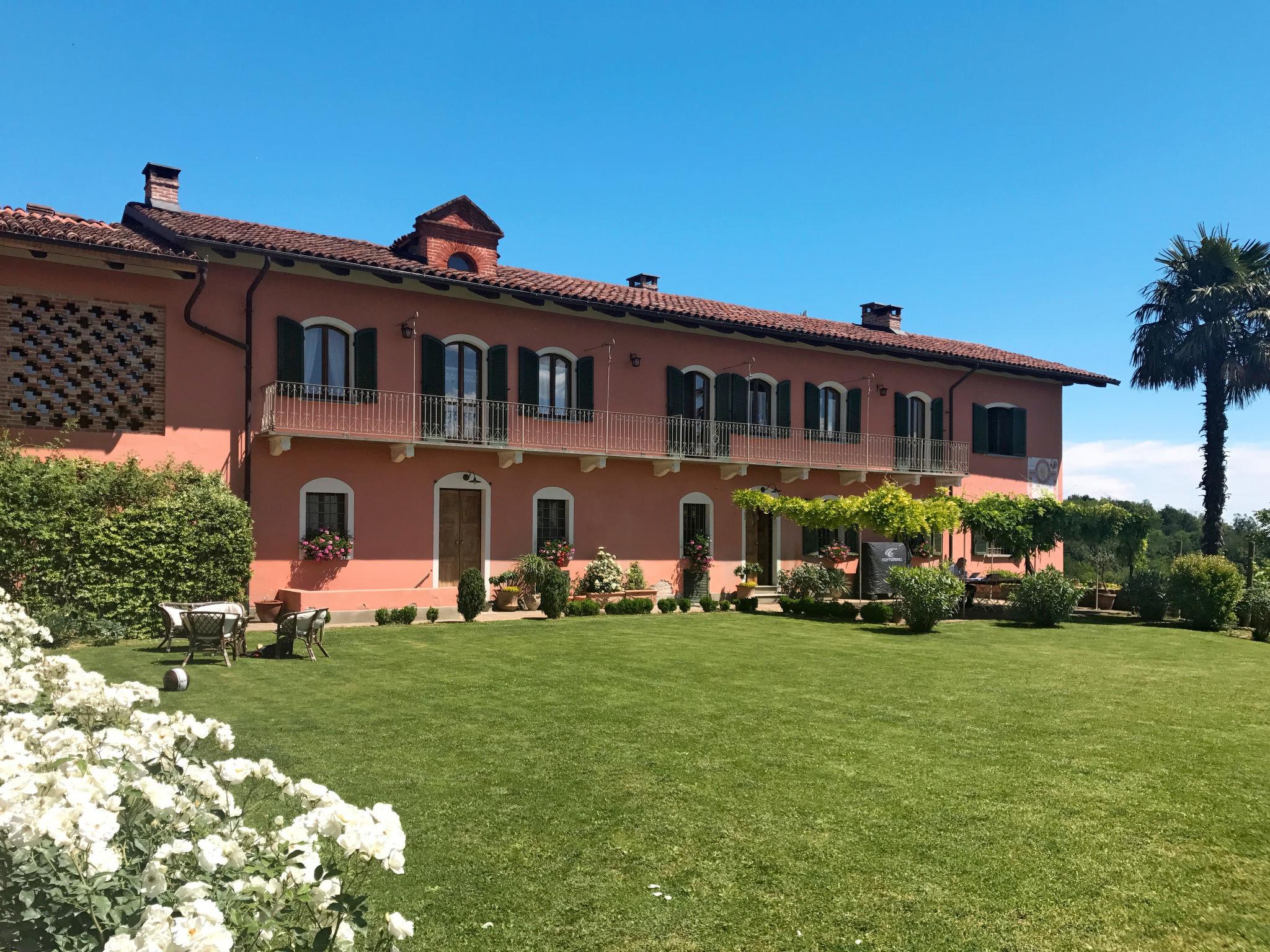 Foto 1 - Casa con 5 camere da letto a Soglio con piscina privata e giardino