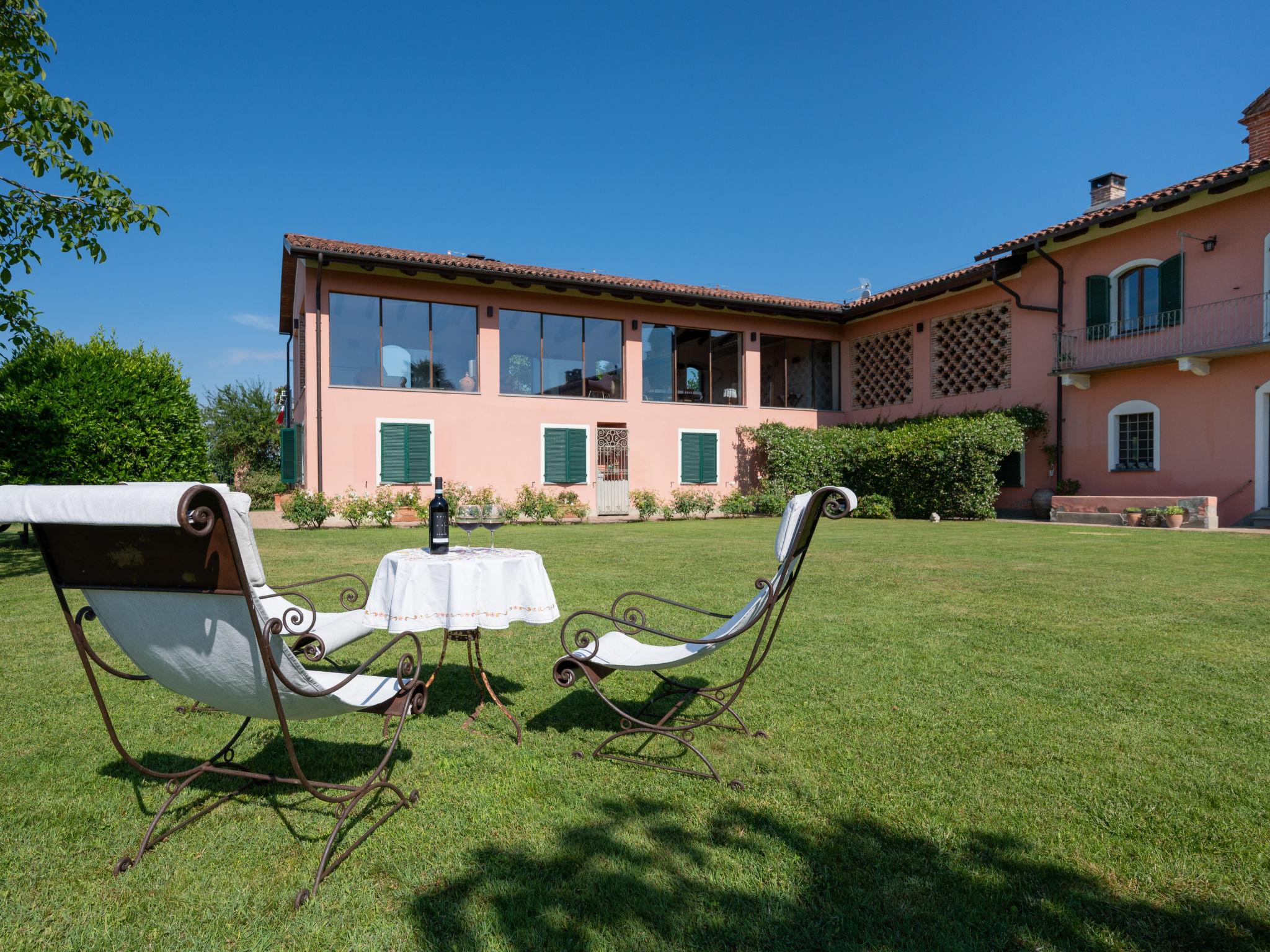 Foto 31 - Casa de 5 quartos em Soglio com piscina privada e jardim