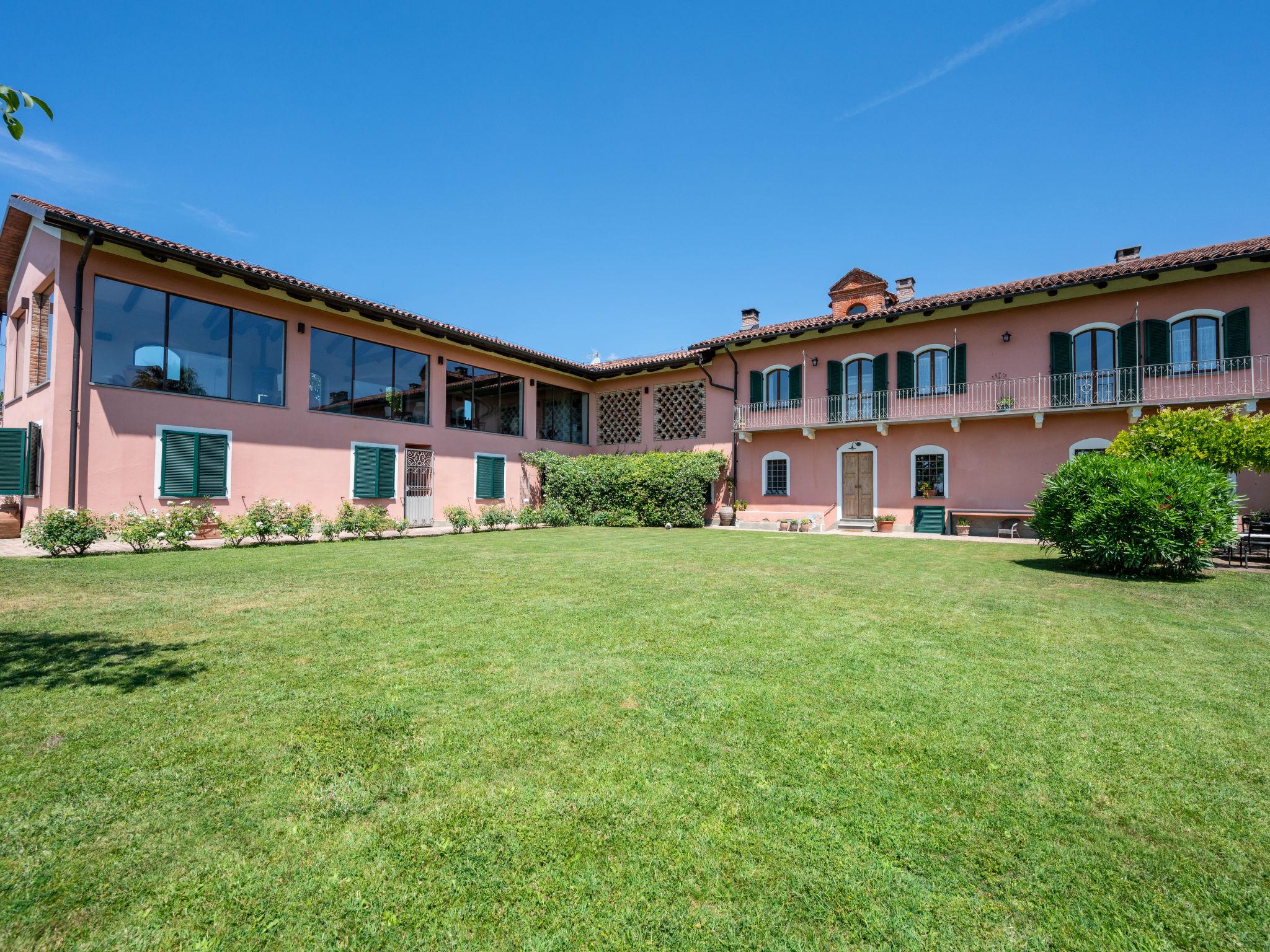 Foto 39 - Casa con 5 camere da letto a Soglio con piscina privata e giardino