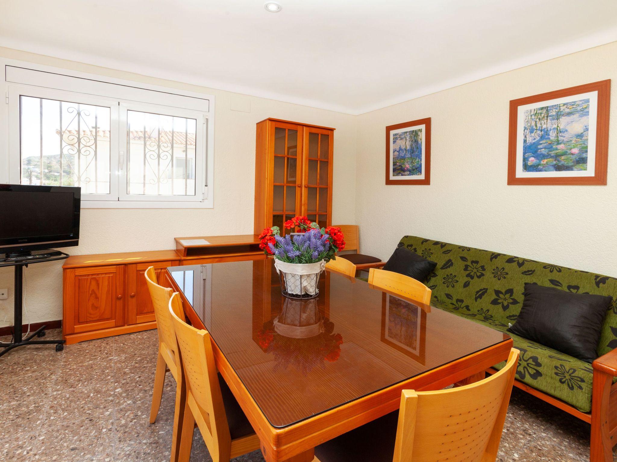 Photo 2 - 3 bedroom Apartment in El Port de la Selva with terrace and sea view