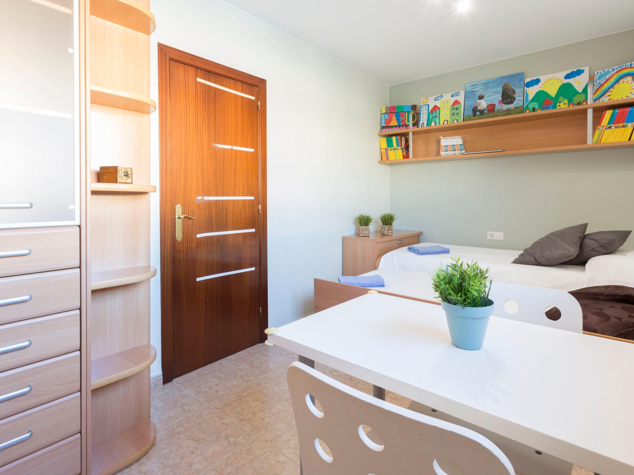 Foto 17 - Casa de 3 quartos em Castelló d'Empúries com jardim e vistas do mar