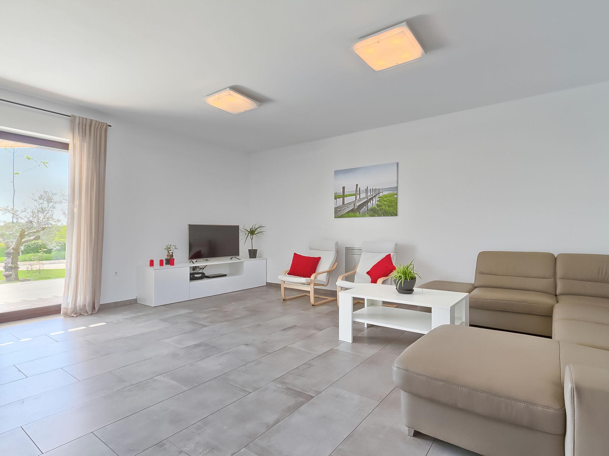 Foto 4 - Casa de 3 habitaciones en Sveti Petar u Šumi con piscina privada y jardín