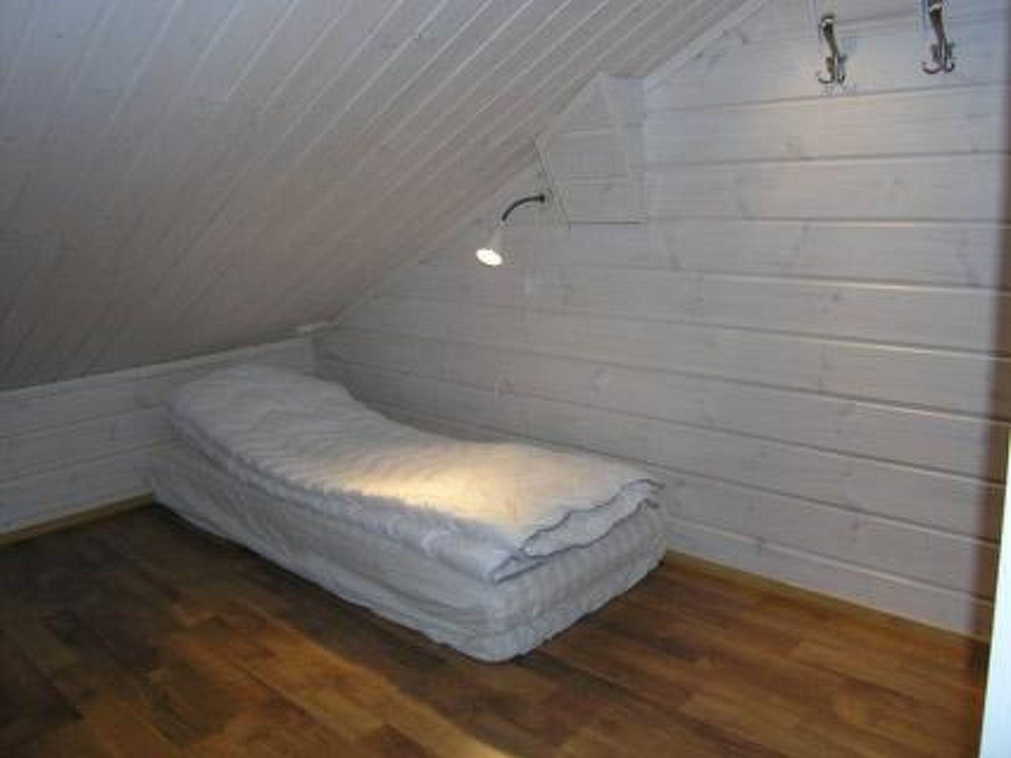 Foto 17 - Casa de 1 habitación en Kolari con sauna y vistas a la montaña