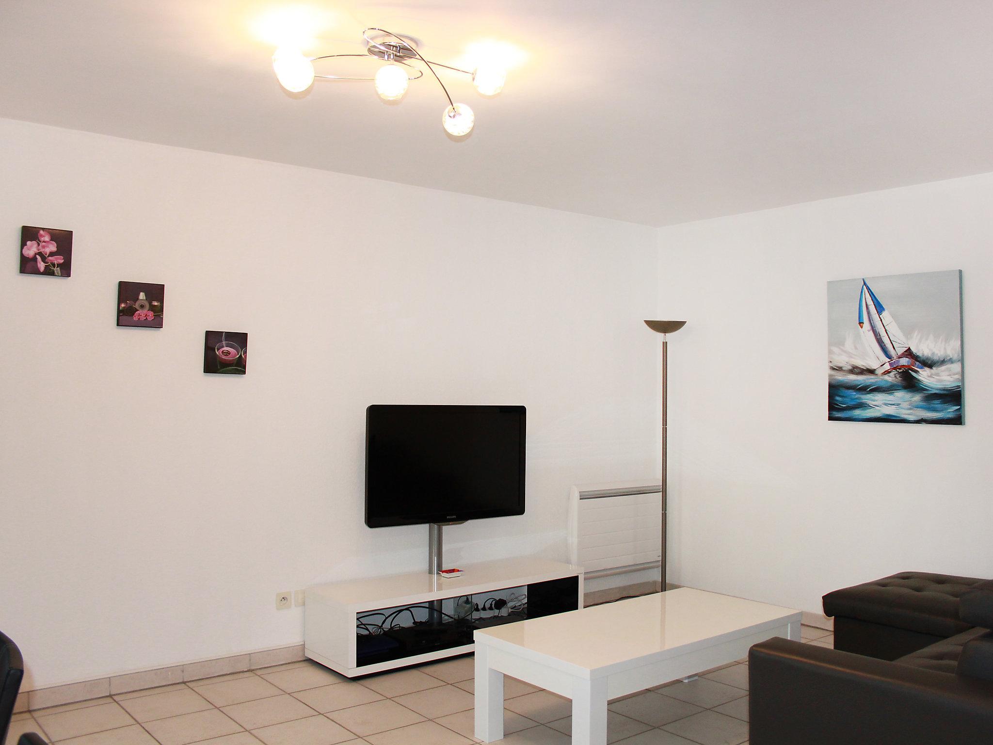 Photo 7 - 2 bedroom Apartment in La Ciotat with terrace and sea view