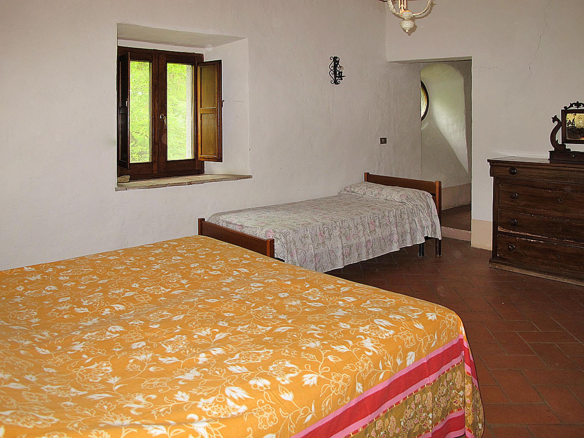 Foto 11 - Apartment mit 1 Schlafzimmer in Bagnoregio mit schwimmbad und garten