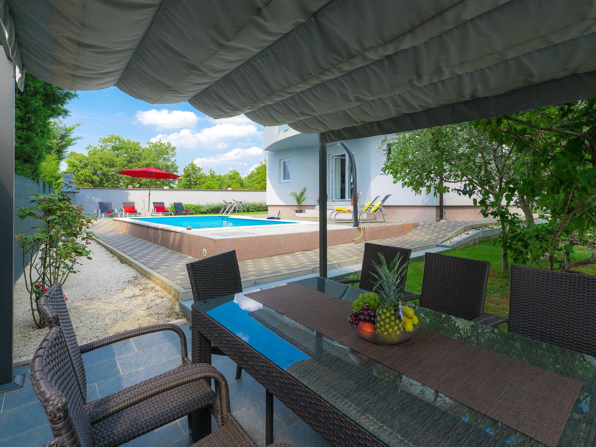 Foto 34 - Casa de 4 quartos em Vodnjan com piscina privada e vistas do mar