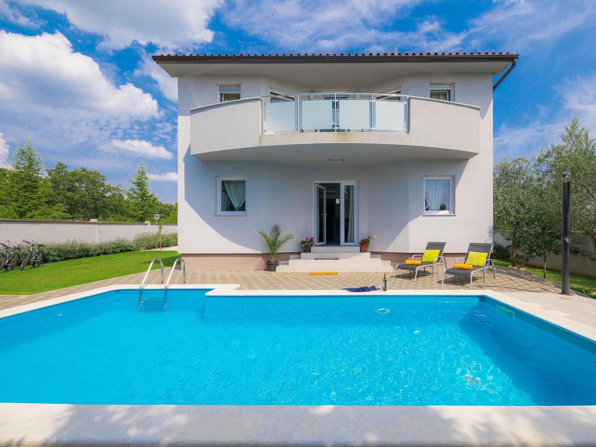 Foto 37 - Casa de 4 quartos em Vodnjan com piscina privada e vistas do mar