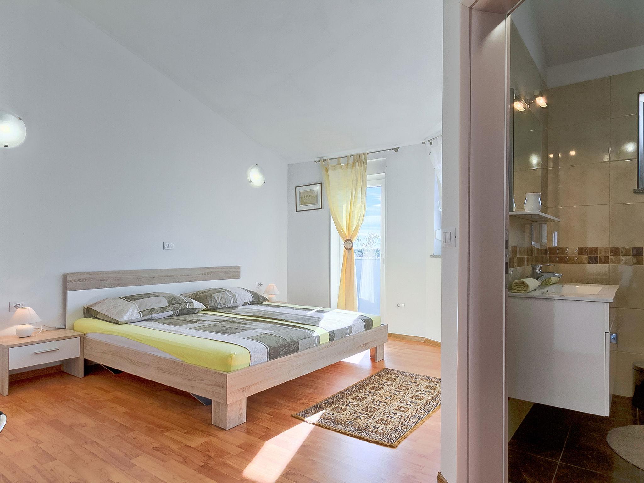 Foto 27 - Casa con 4 camere da letto a Vodnjan con piscina privata e vista mare