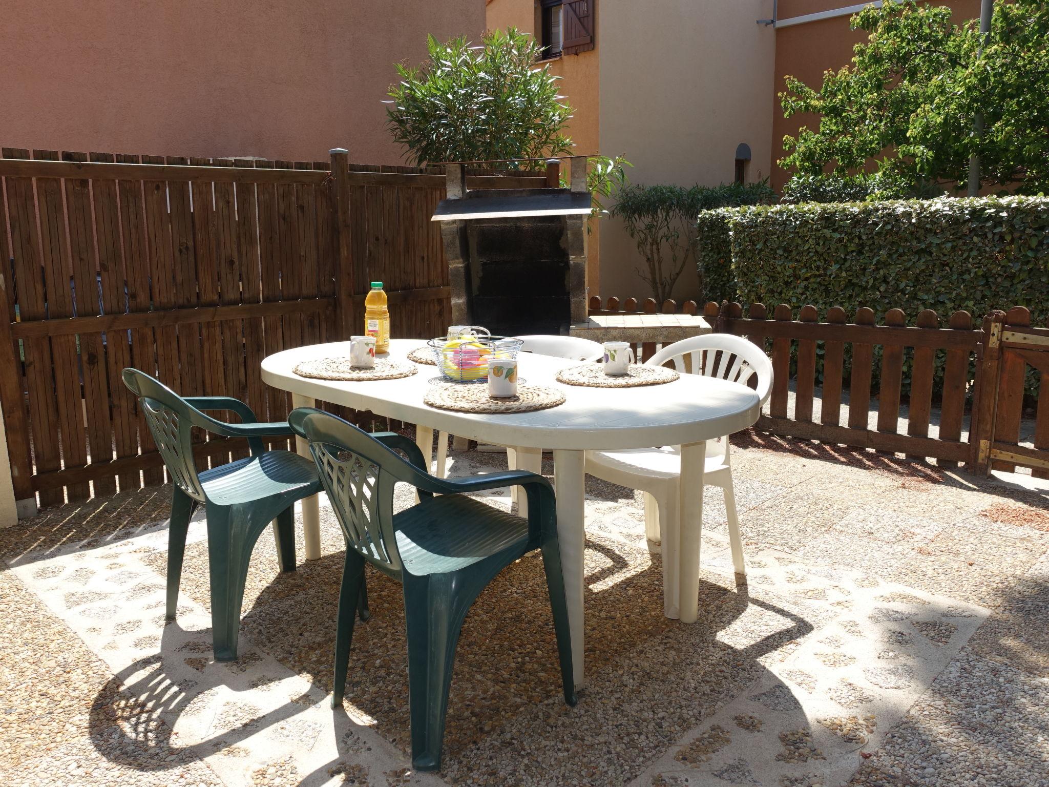 Photo 11 - Maison de 1 chambre à Gruissan avec piscine et jardin