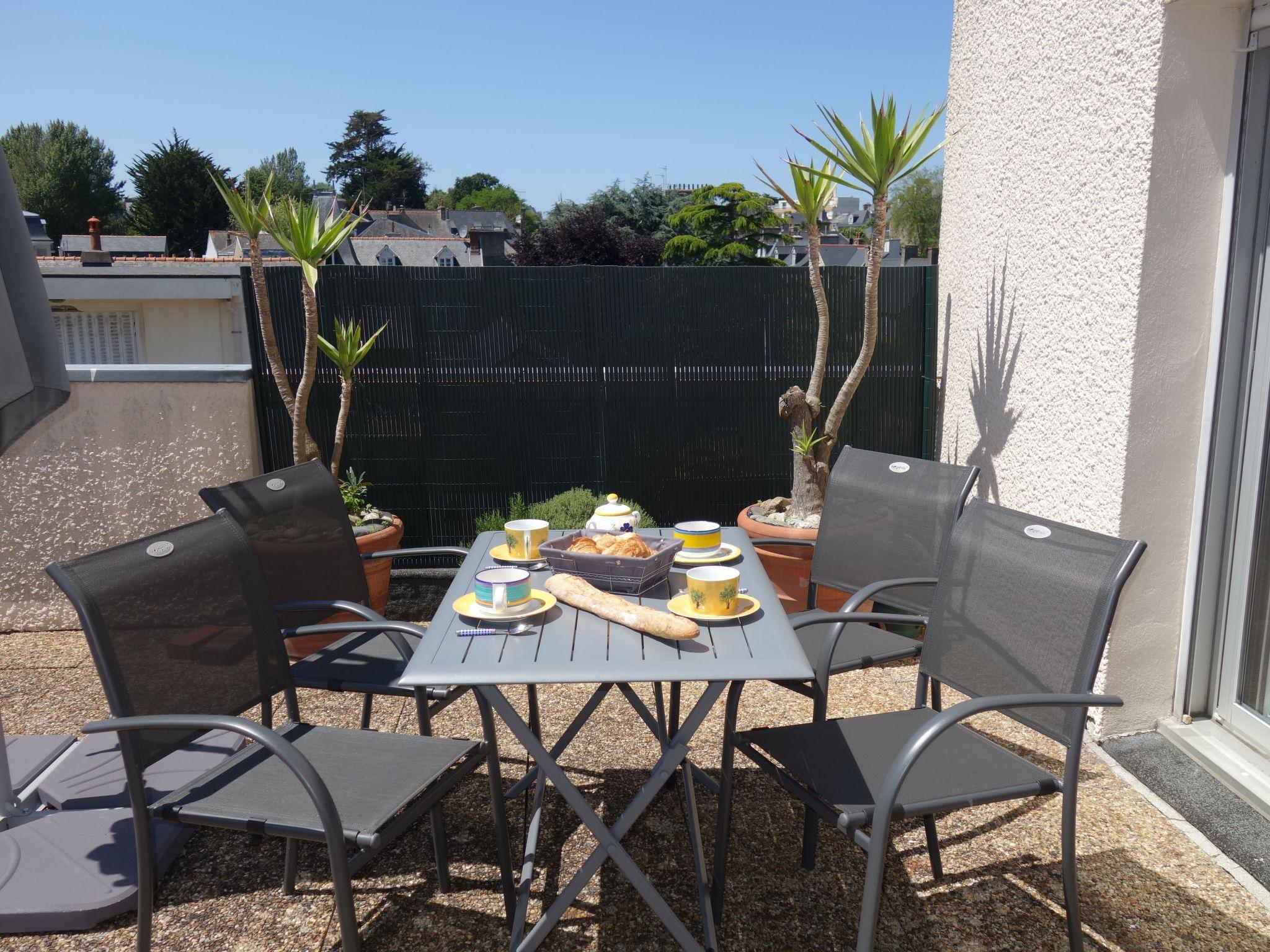 Photo 1 - Appartement de 1 chambre à Dinard avec jardin et terrasse