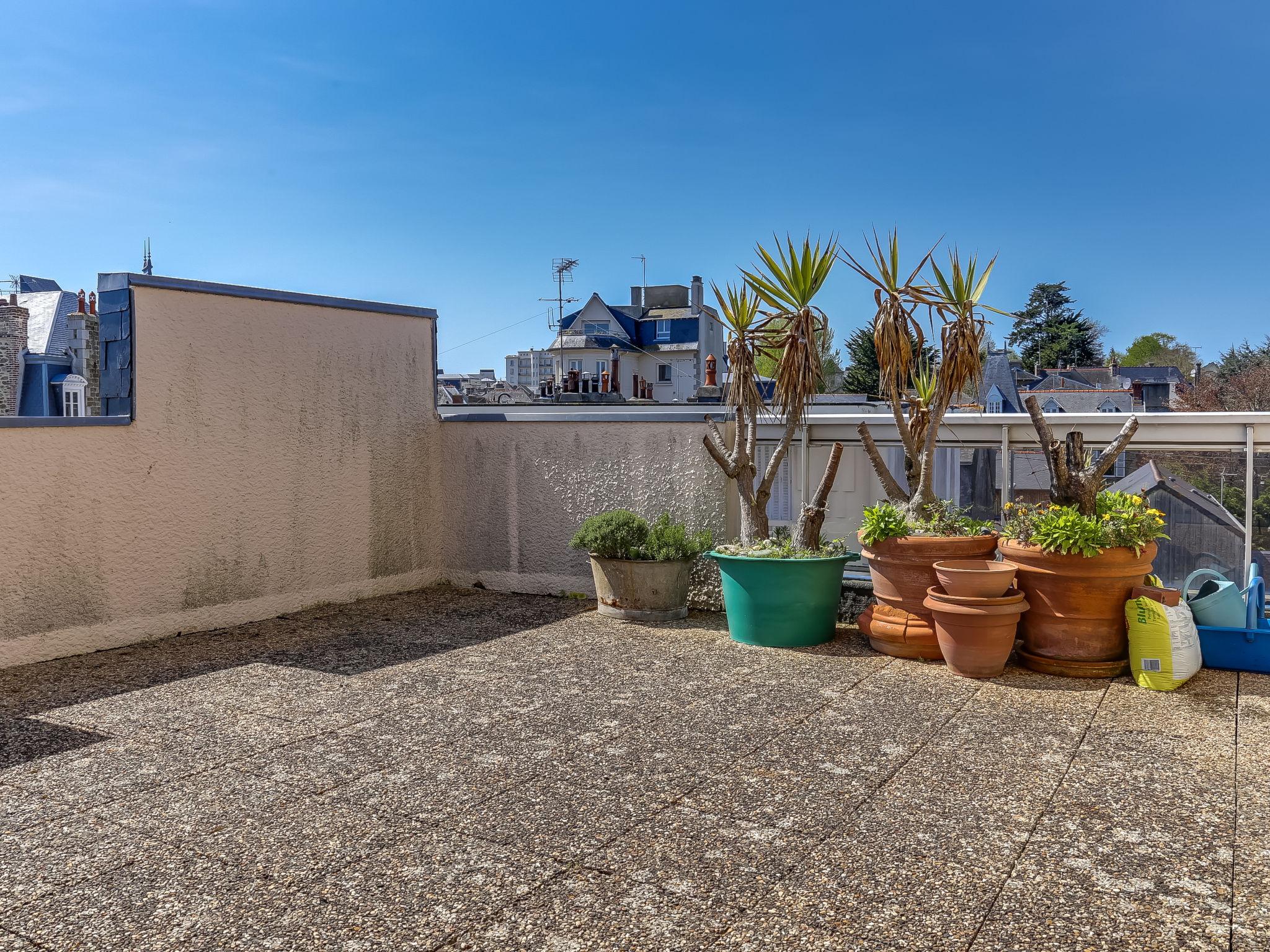 Photo 11 - Appartement de 1 chambre à Dinard avec jardin et terrasse