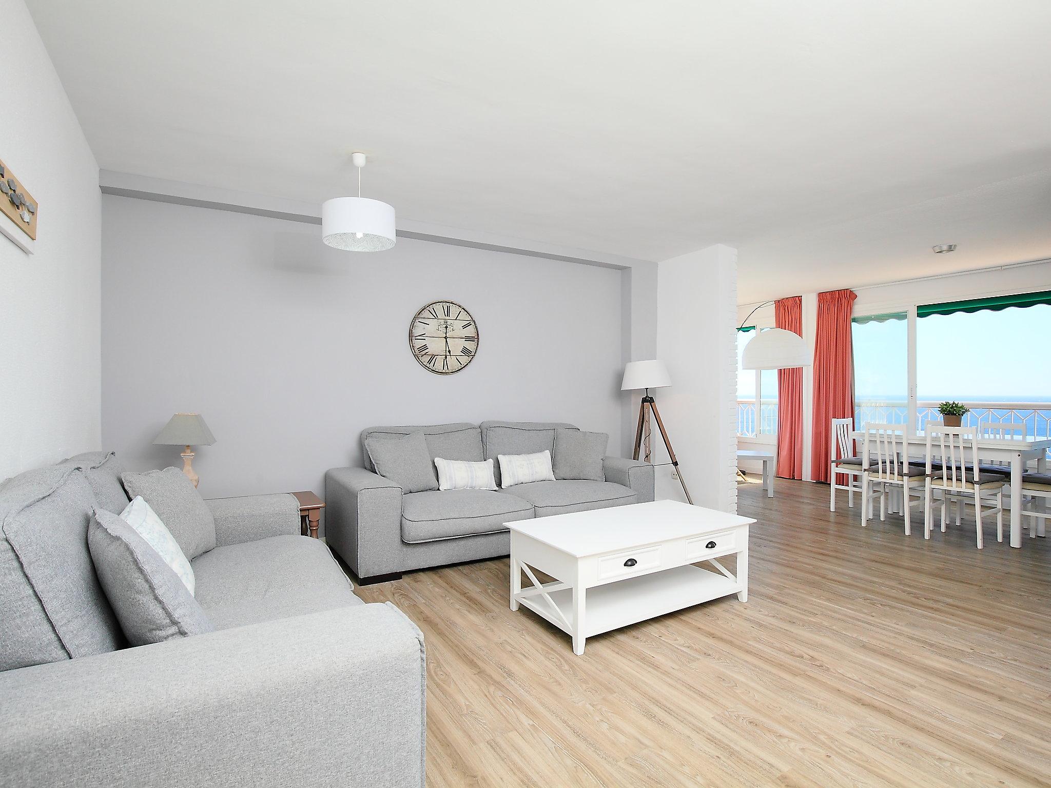 Photo 10 - 3 bedroom Apartment in Benidorm with swimming pool and terrace