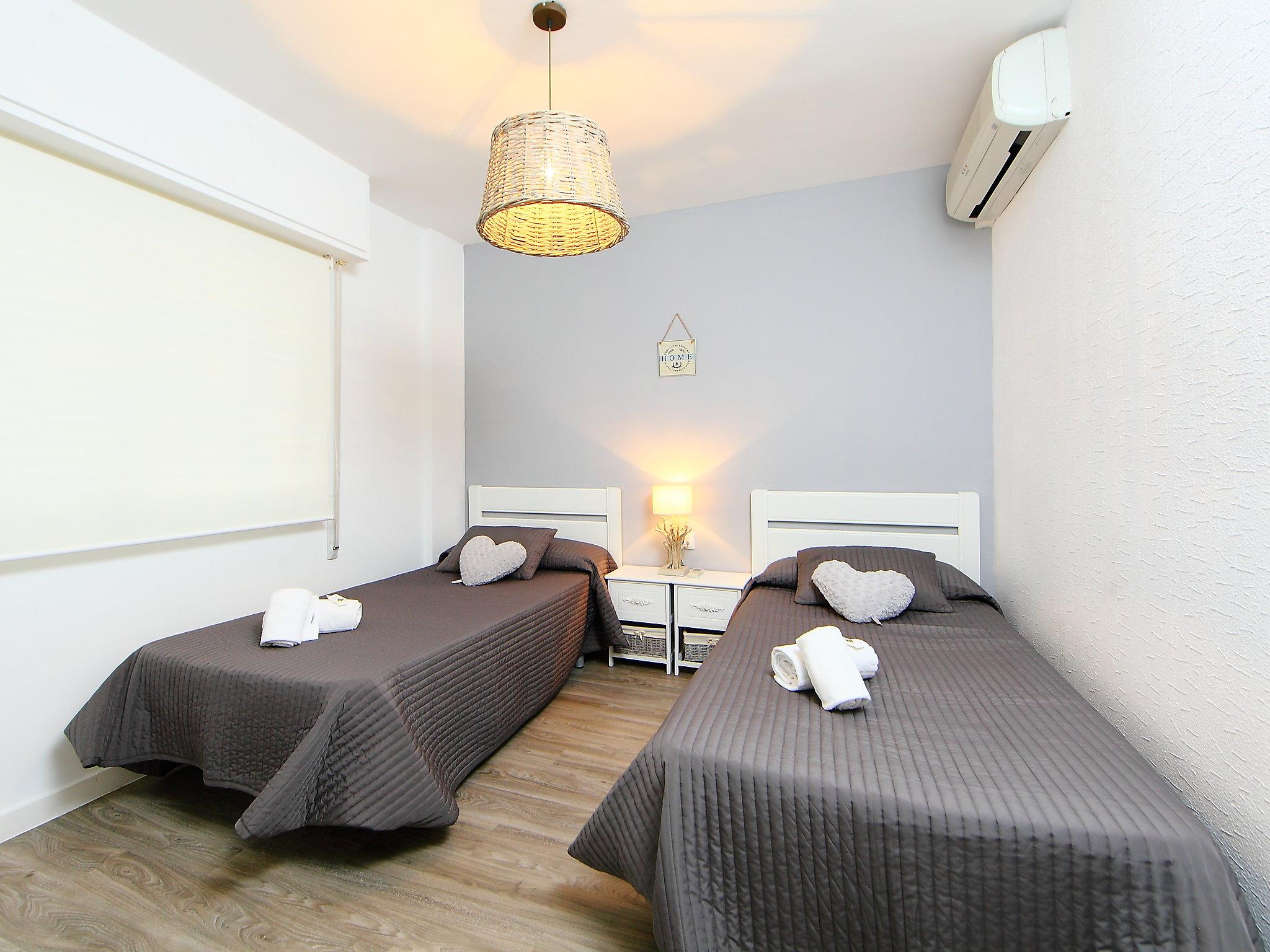 Foto 14 - Appartamento con 3 camere da letto a Benidorm con piscina e vista mare