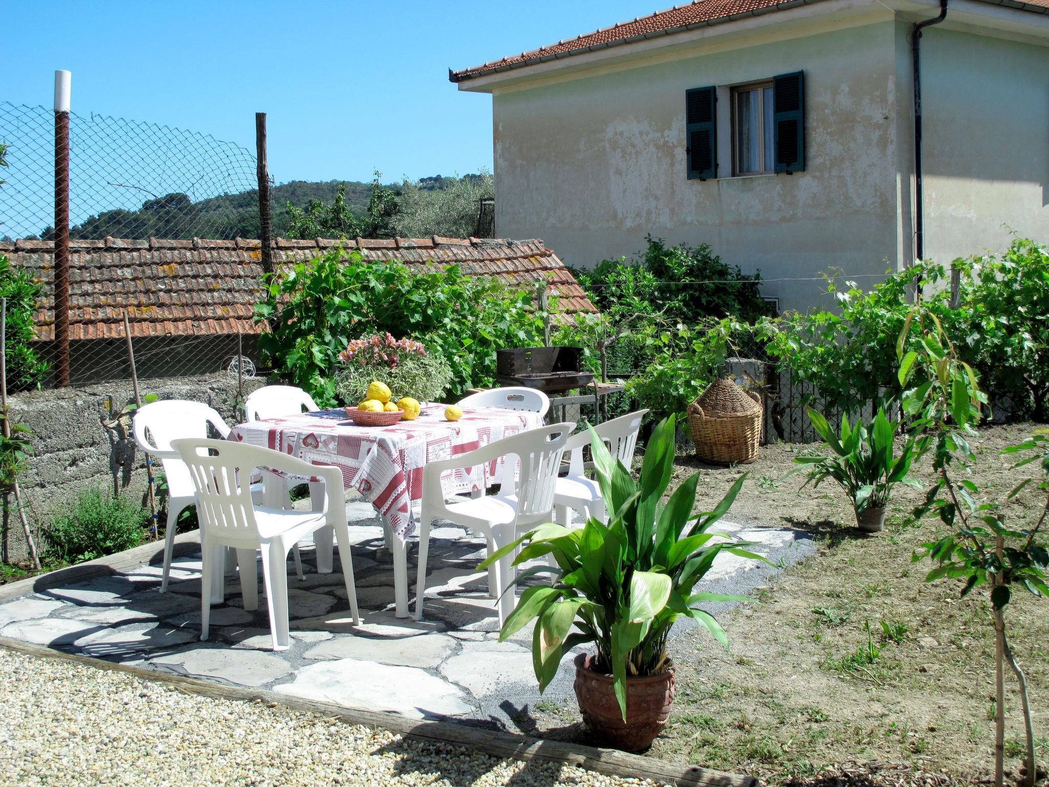 Photo 12 - Maison de 3 chambres à Dolcedo avec jardin