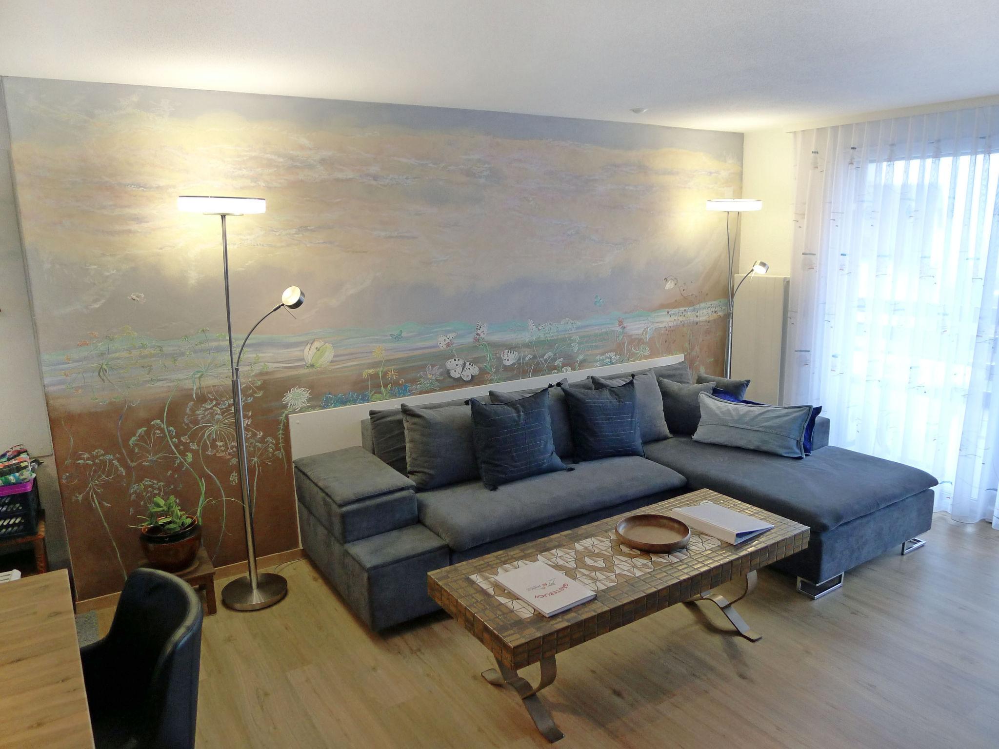 Foto 3 - Apartamento de 3 habitaciones en Emmetten con jardín y vistas a la montaña