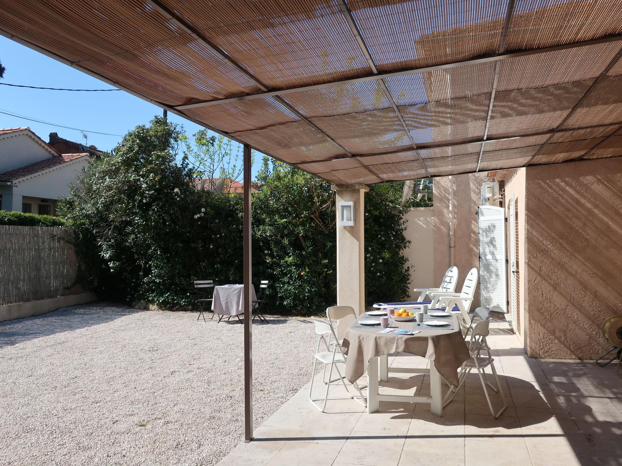 Foto 13 - Casa de 1 quarto em Saint-Tropez com jardim e vistas do mar