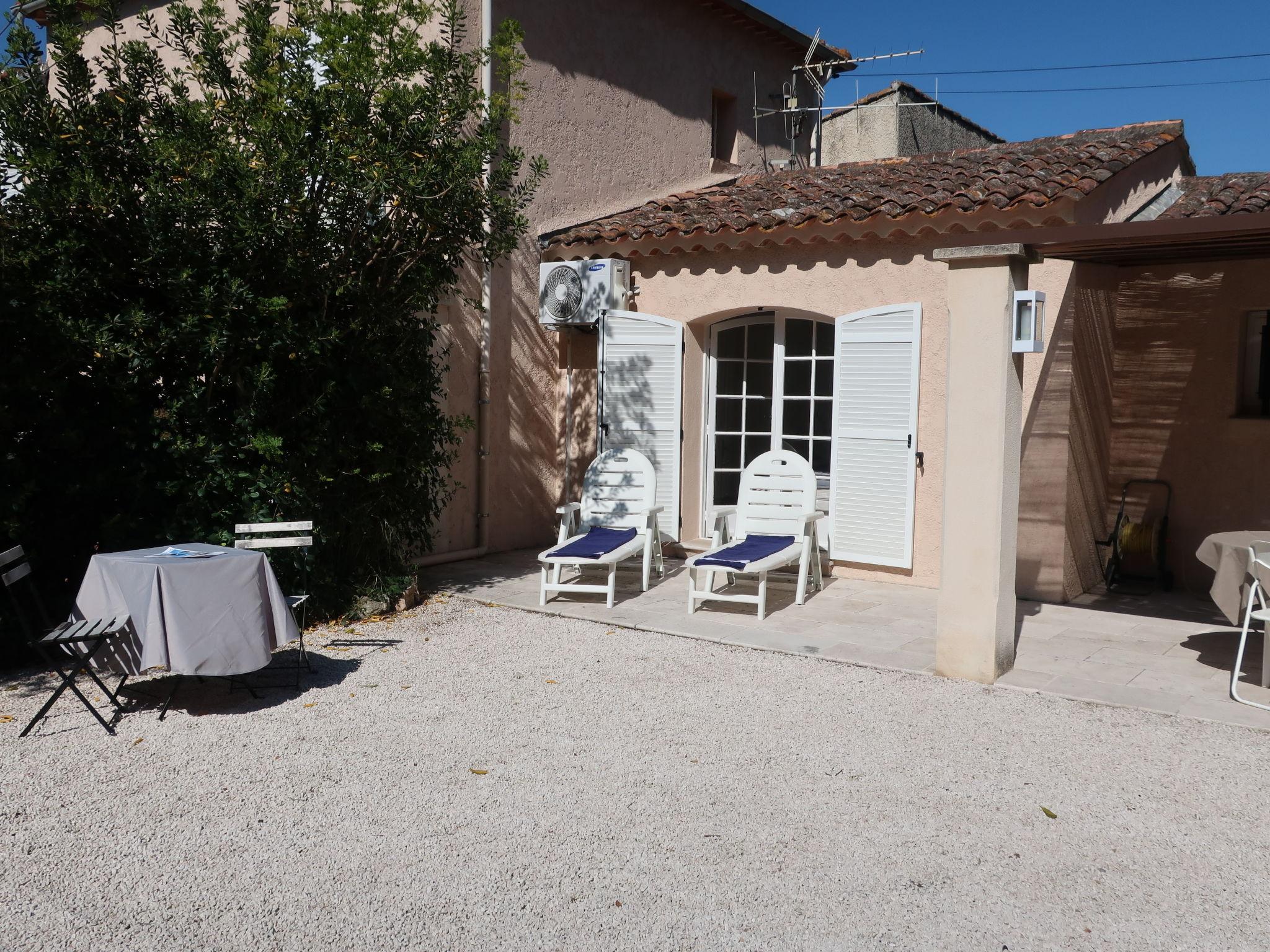 Foto 12 - Casa con 1 camera da letto a Saint-Tropez con giardino e vista mare