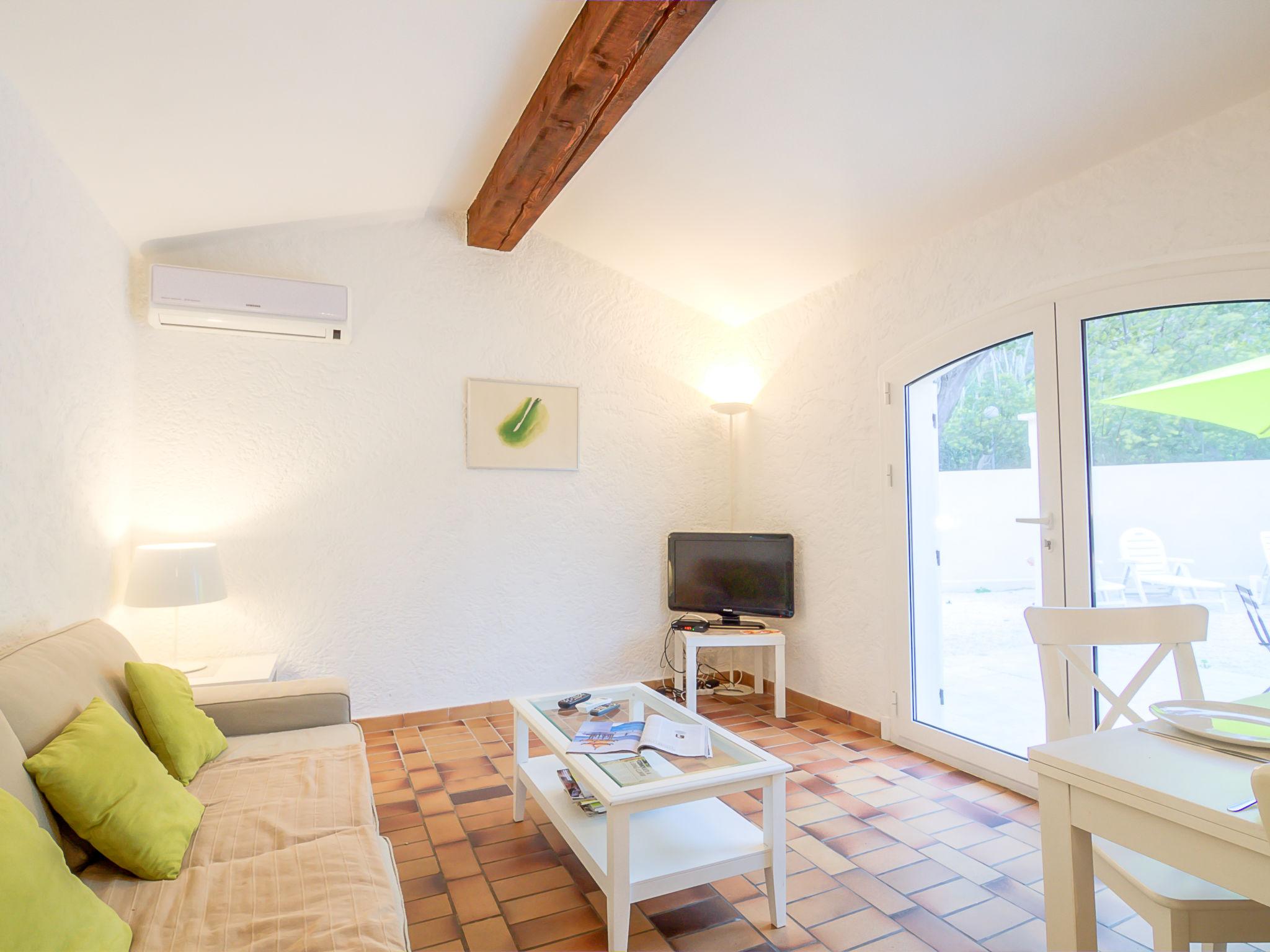 Foto 6 - Casa de 1 habitación en Saint-Tropez con jardín y vistas al mar