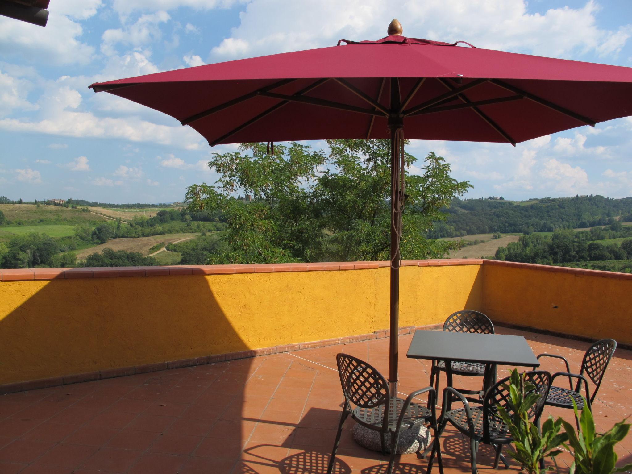 Foto 16 - Appartamento con 2 camere da letto a San Gimignano con piscina e giardino