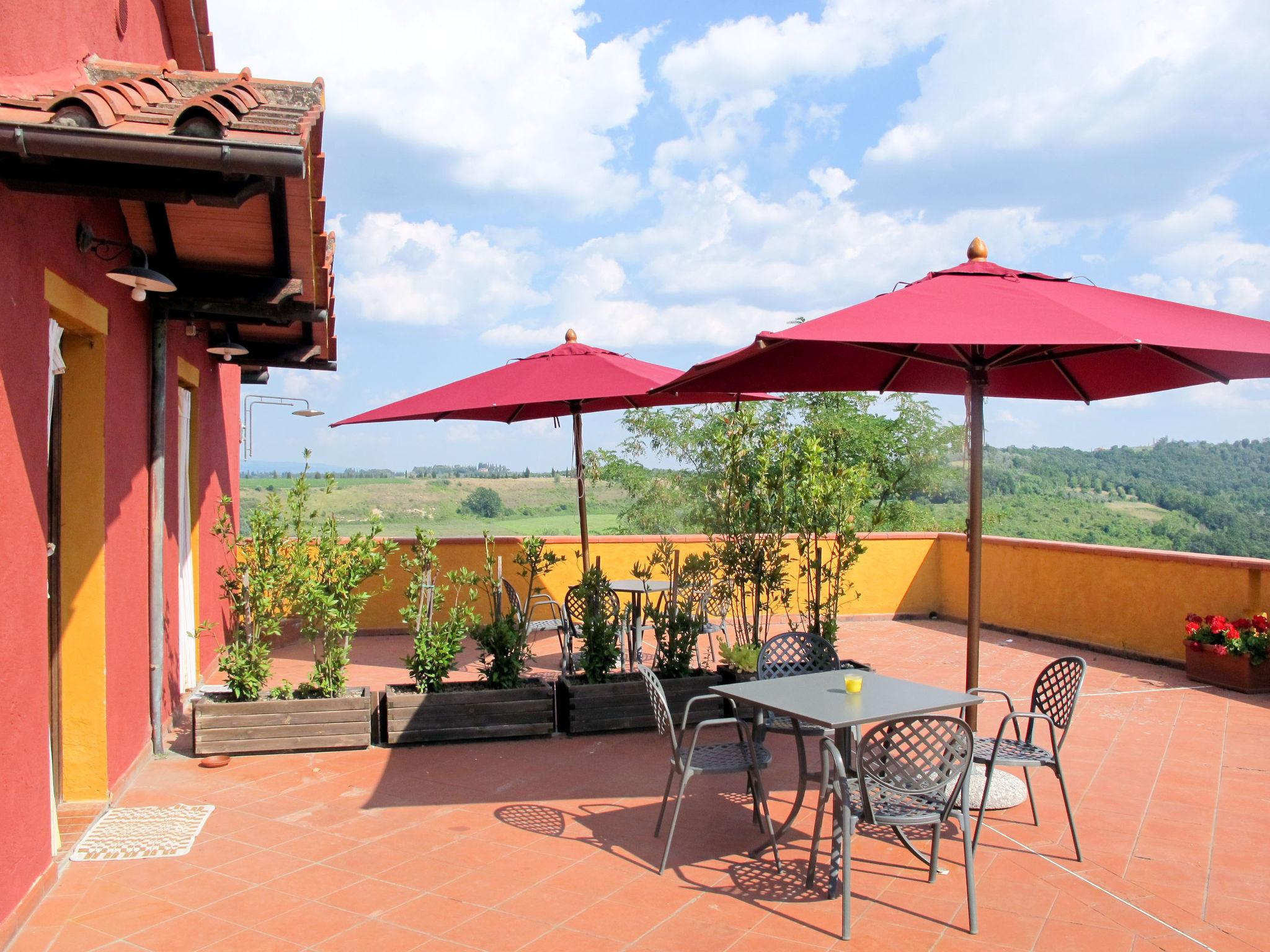 Foto 15 - Appartamento con 2 camere da letto a San Gimignano con piscina e giardino