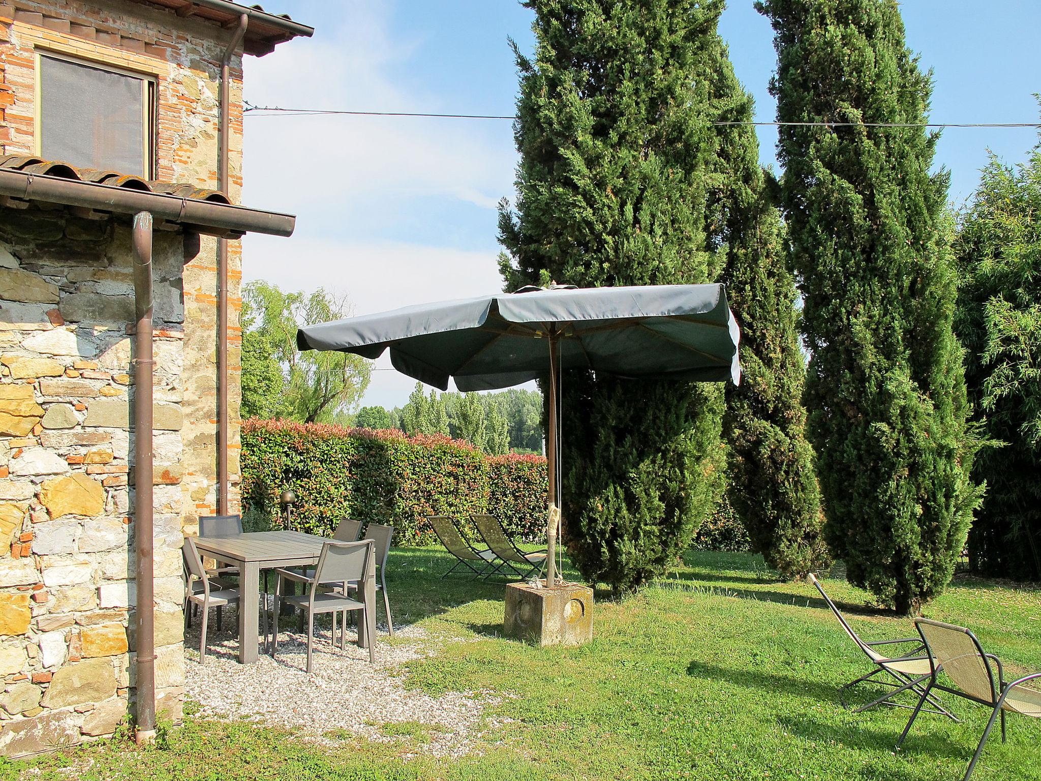 Foto 4 - Casa de 3 habitaciones en Luca con piscina y jardín