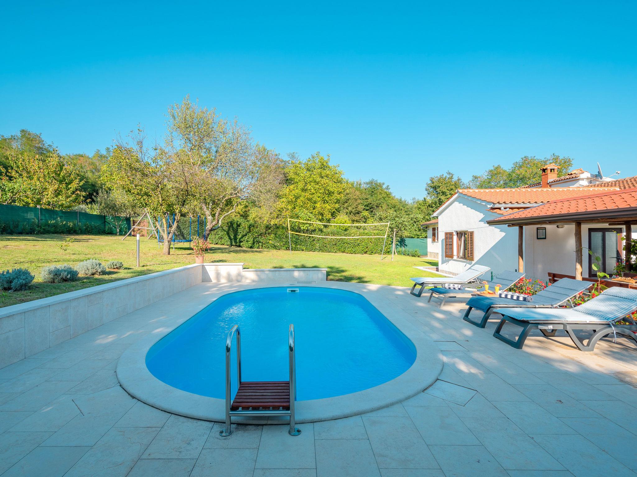 Foto 7 - Casa de 2 quartos em Tinjan com piscina privada e terraço