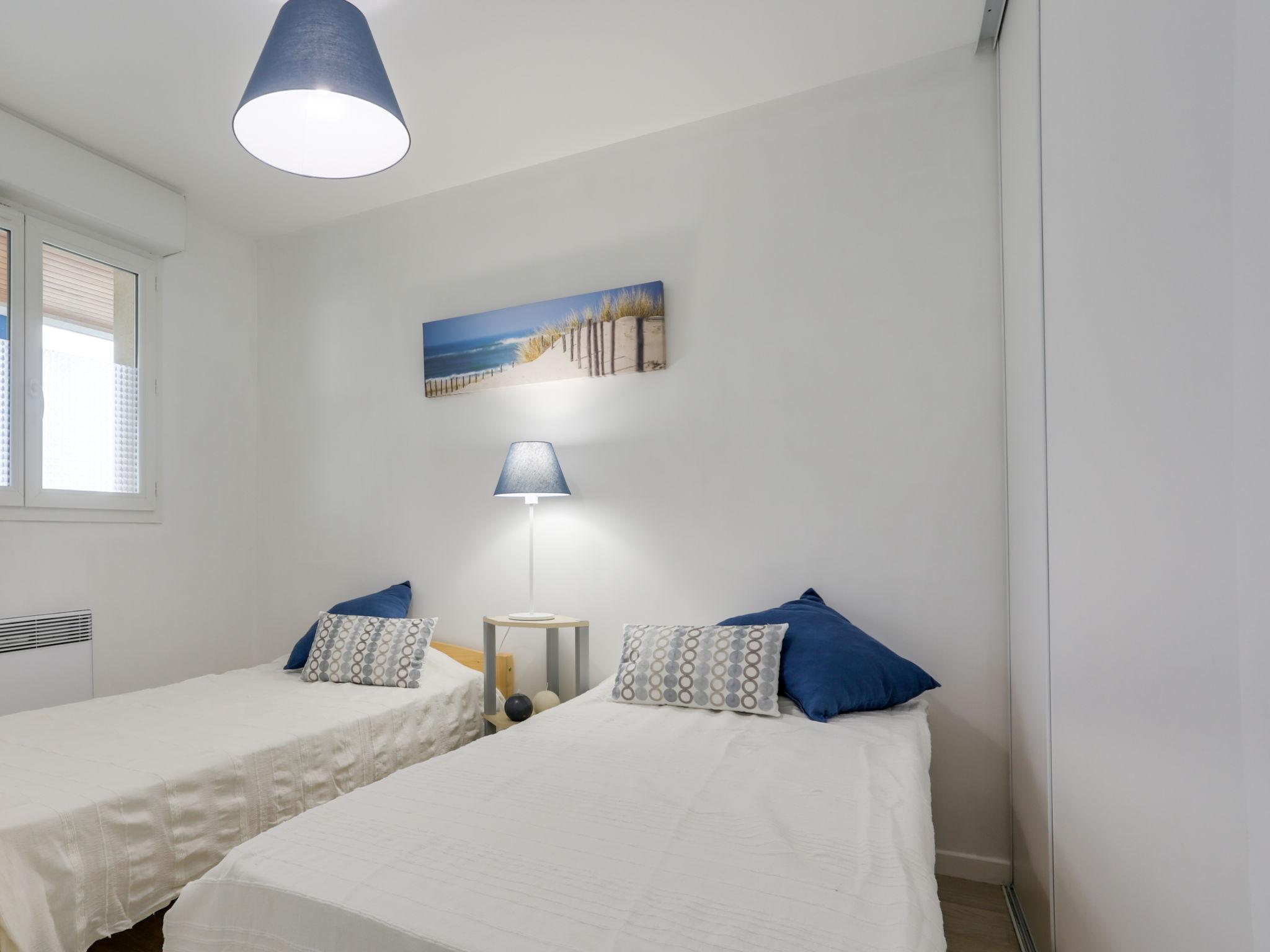 Foto 9 - Appartamento con 2 camere da letto a Mimizan con vista mare