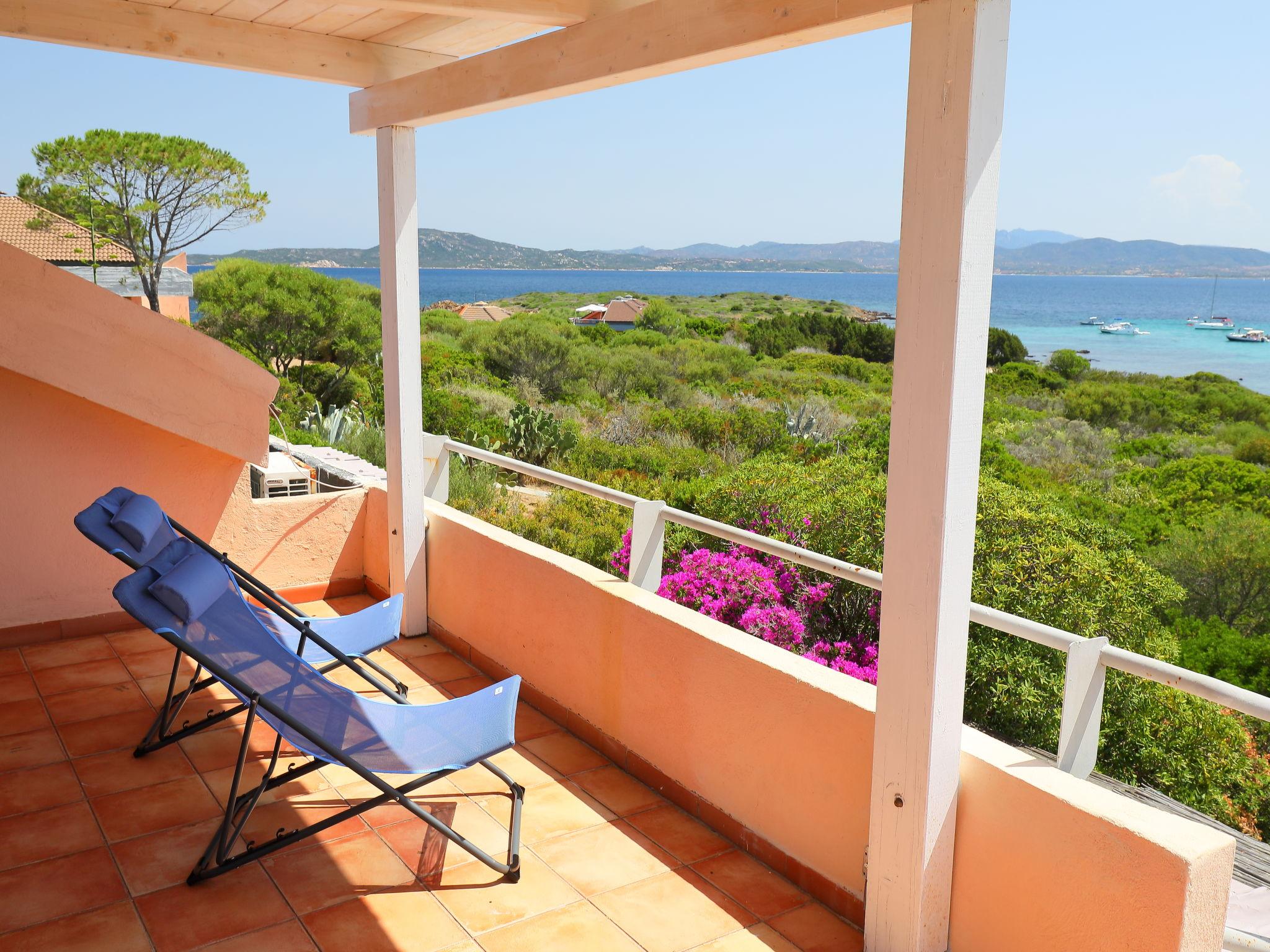 Photo 3 - Appartement de 2 chambres à Golfo Aranci avec jardin et terrasse