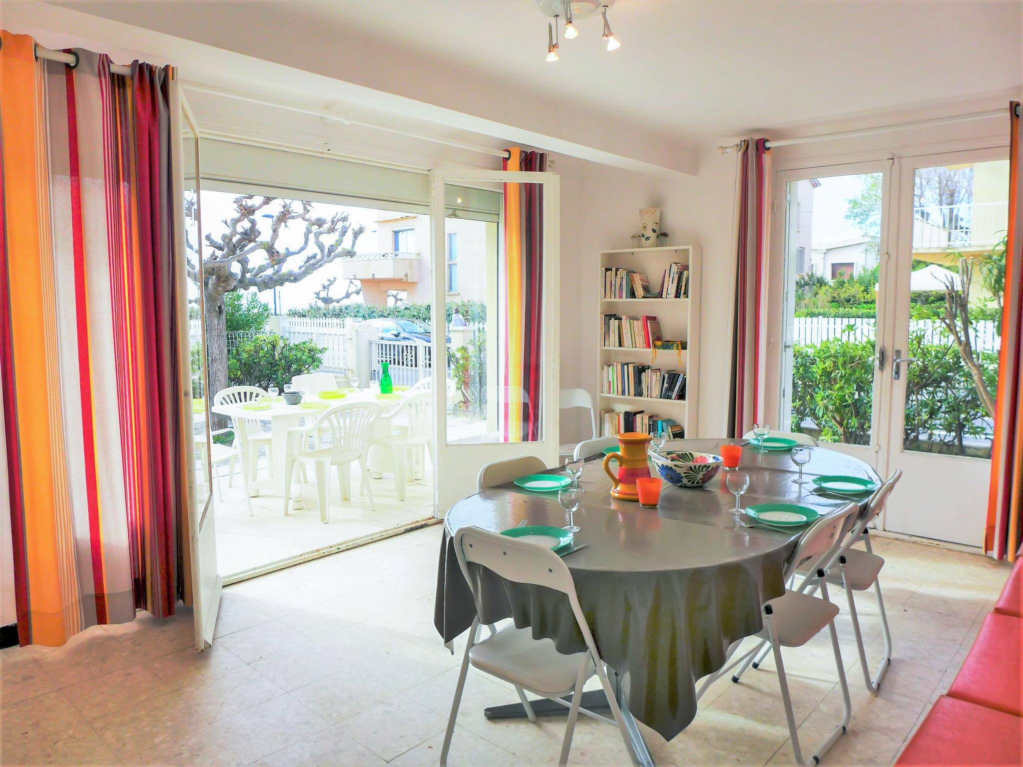 Foto 3 - Apartamento de 3 habitaciones en Narbonne con jardín y vistas al mar