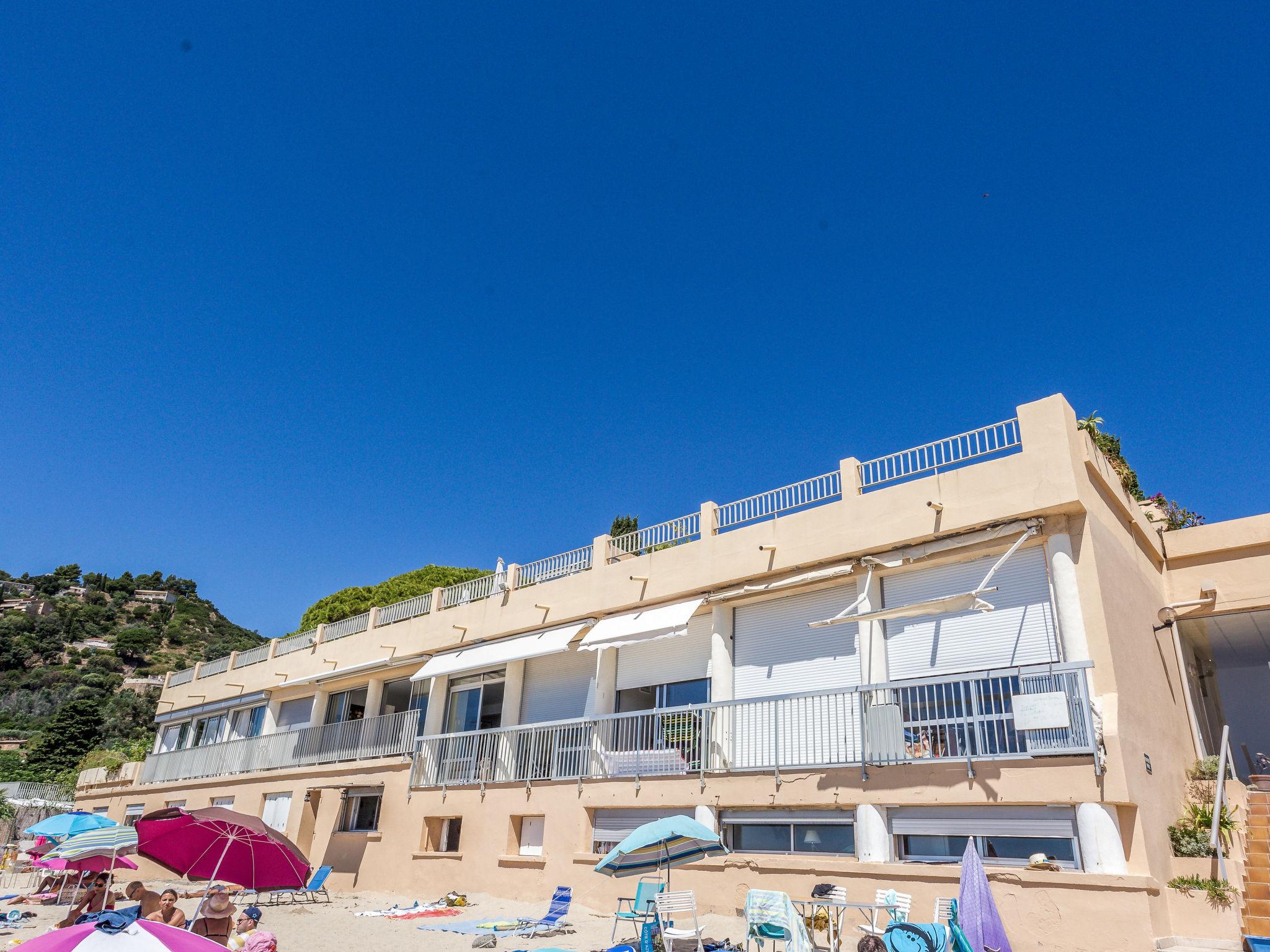 Photo 5 - Apartment in Le Lavandou with sea view