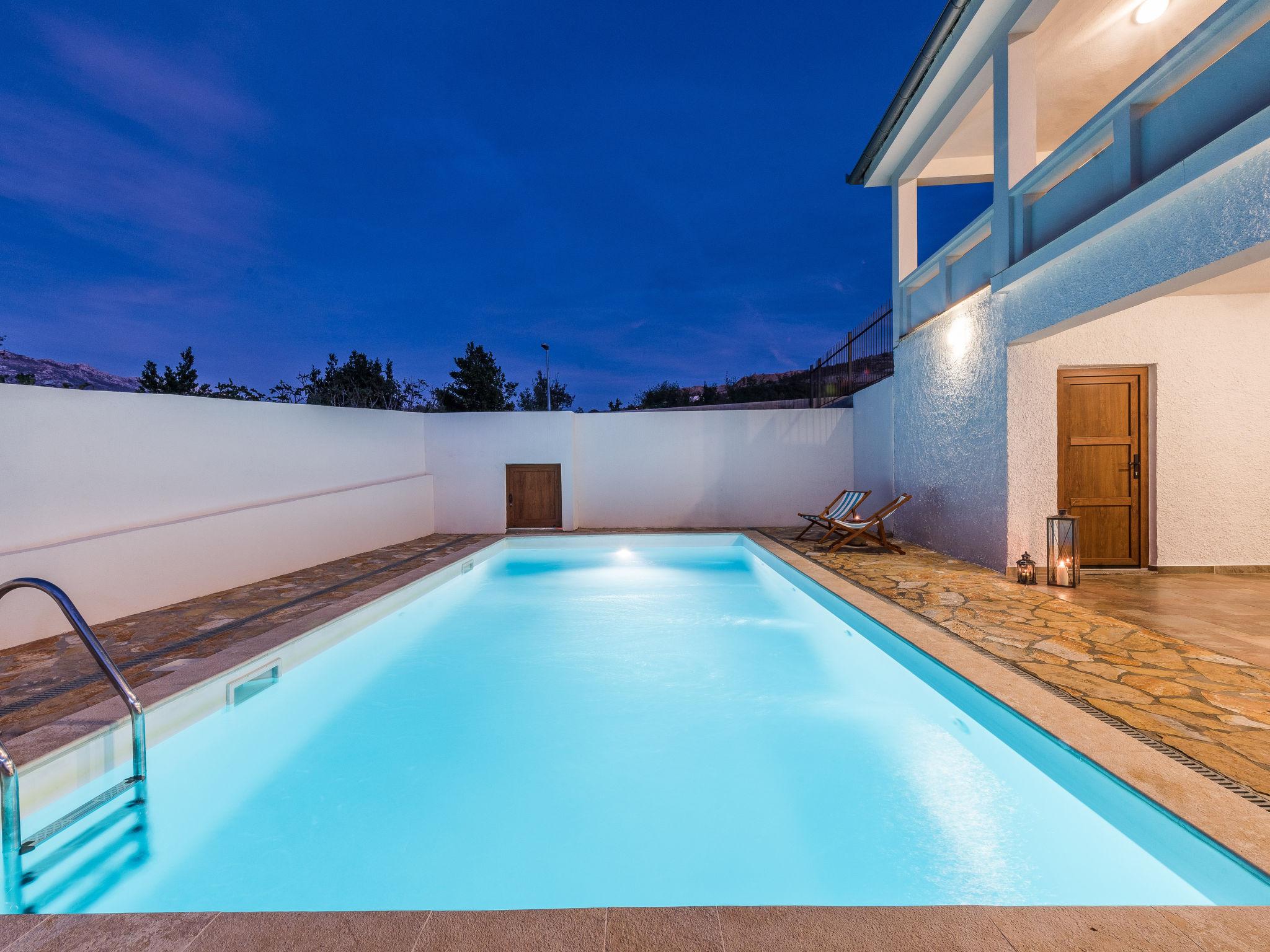 Photo 48 - Maison de 4 chambres à Jasenice avec piscine privée et vues à la mer