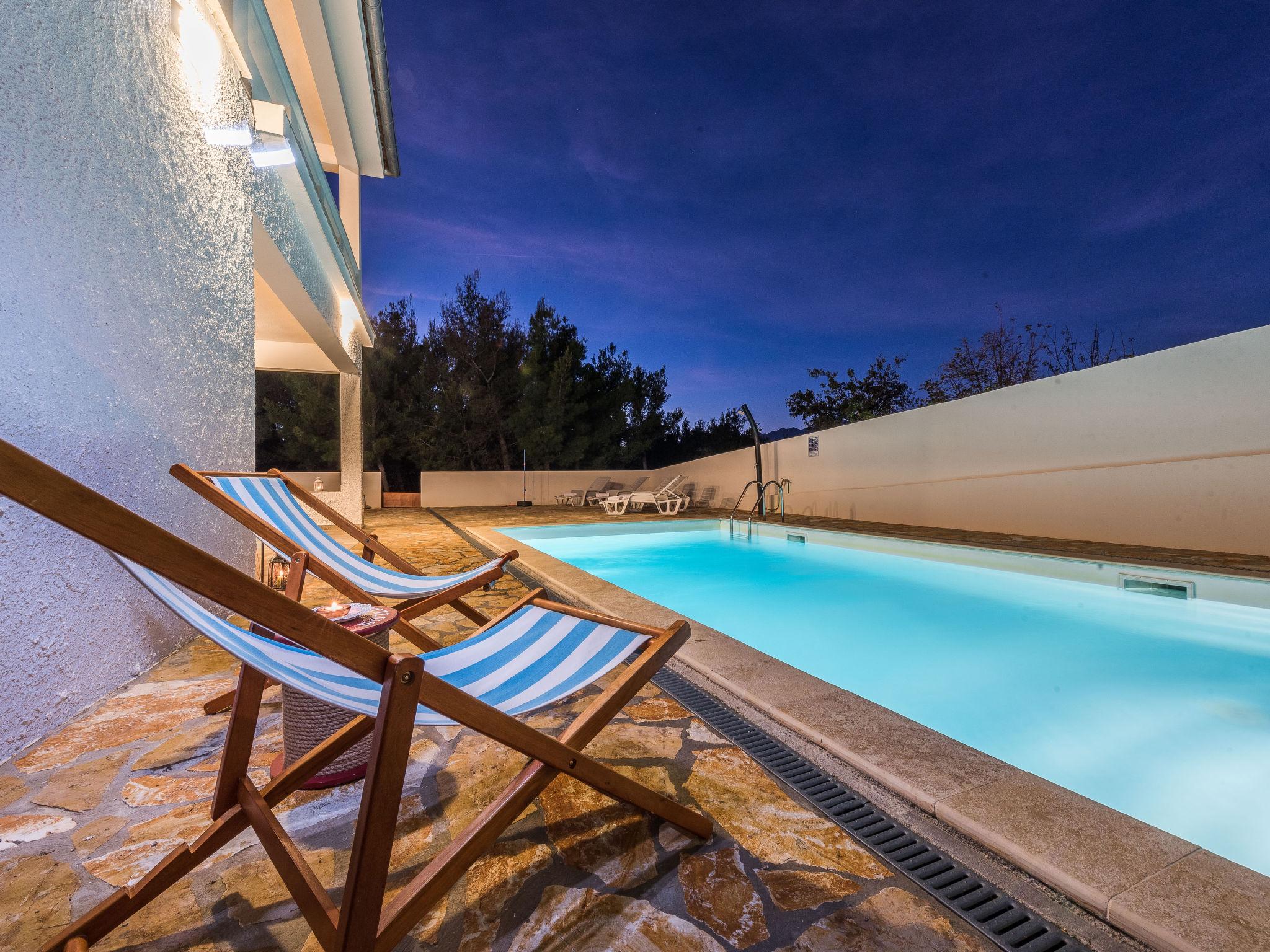 Foto 49 - Casa de 4 habitaciones en Jasenice con piscina privada y vistas al mar