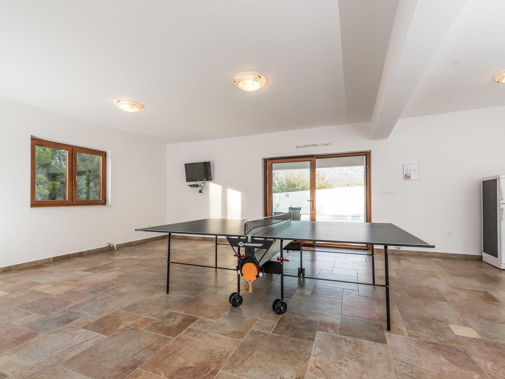 Photo 33 - 4 bedroom House in Jasenice with private pool and garden