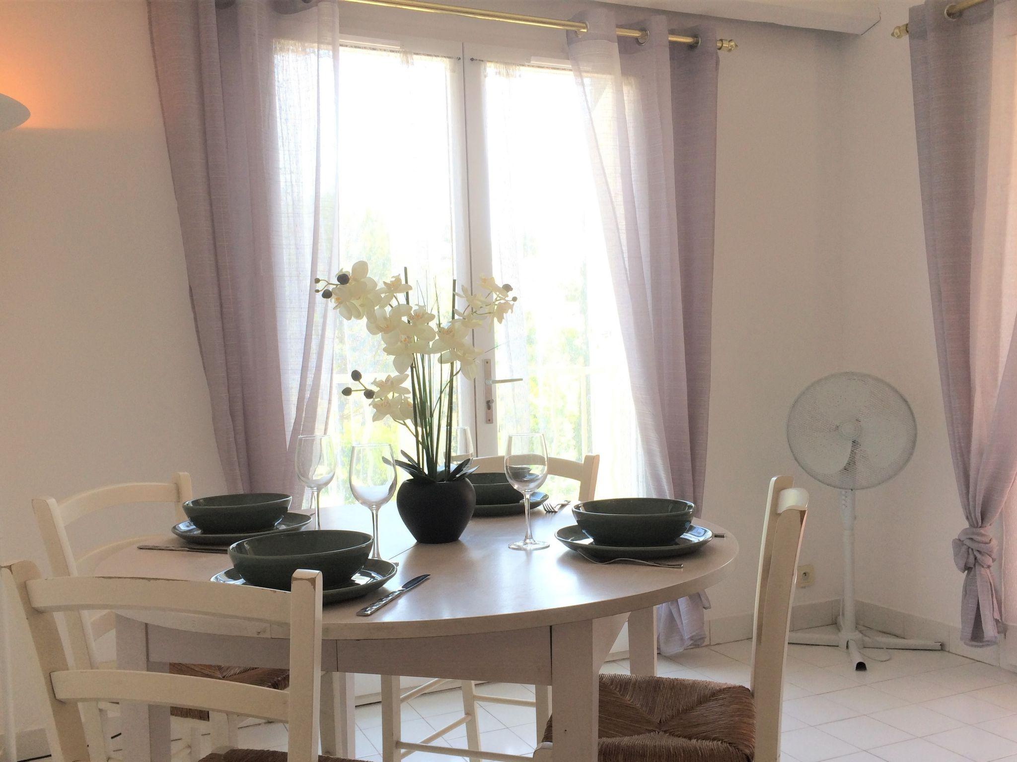 Foto 7 - Apartamento de 1 quarto em Roquebrune-sur-Argens com piscina