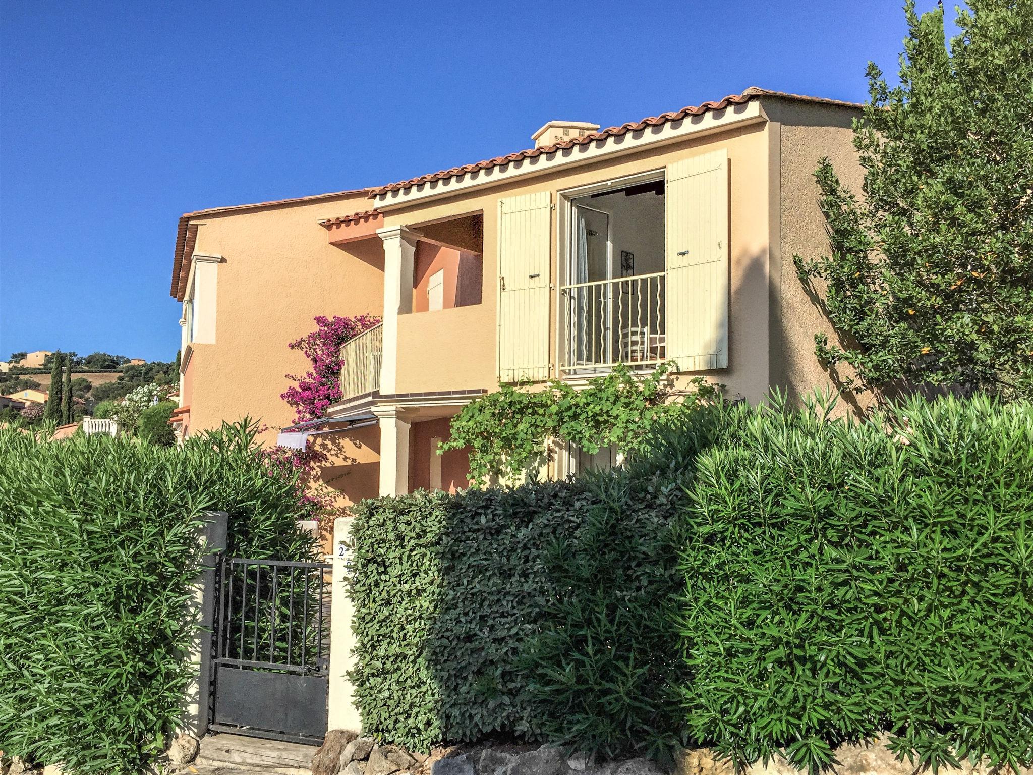 Foto 16 - Appartamento con 1 camera da letto a Roquebrune-sur-Argens con piscina e vista mare