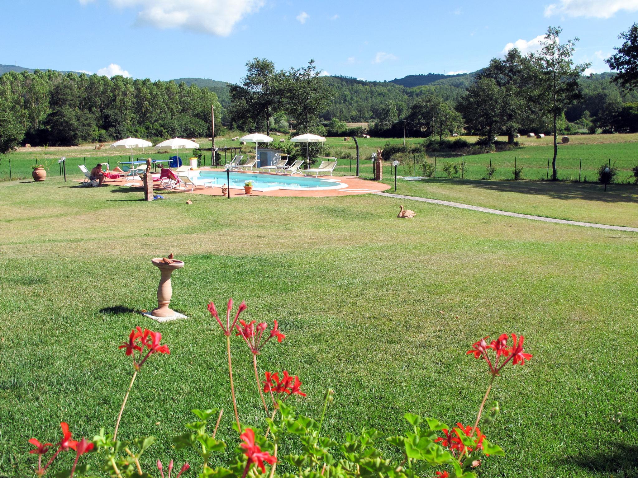 Foto 24 - Casa de 2 quartos em Montieri com piscina e jardim