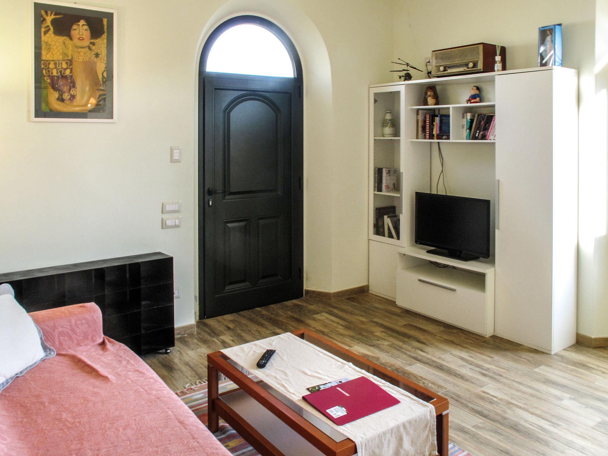 Foto 6 - Apartamento de 2 quartos em Lucca com piscina e jardim