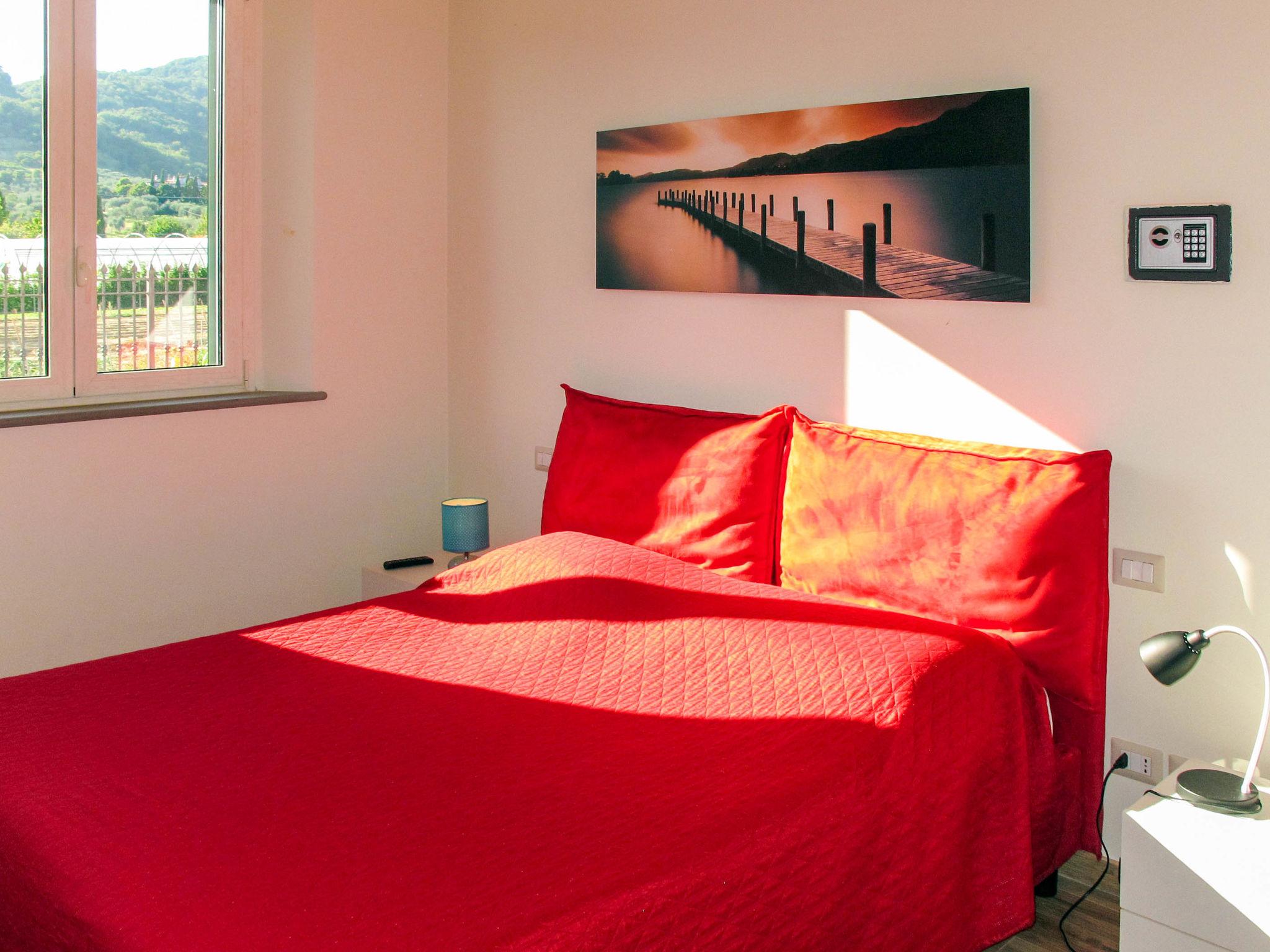 Photo 10 - 2 bedroom Apartment in Lucca with swimming pool and garden