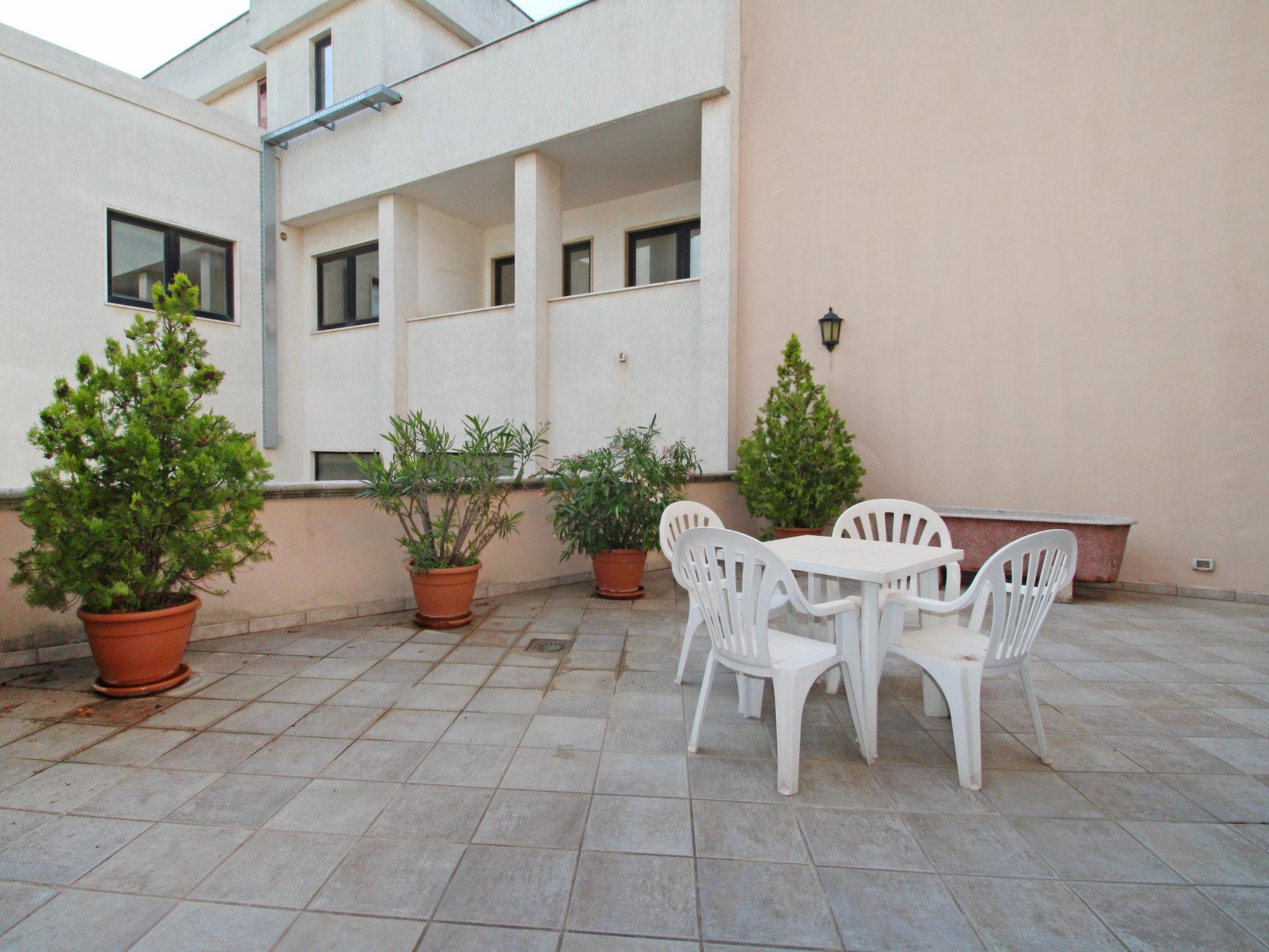 Foto 20 - Apartamento de 2 habitaciones en Carovigno con terraza y vistas al mar