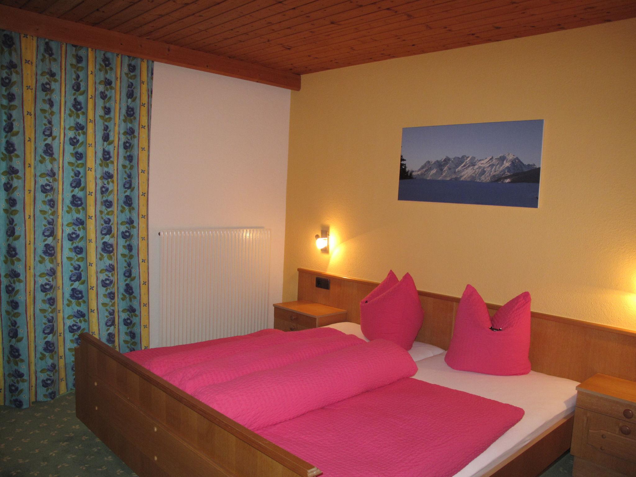 Foto 10 - Appartamento con 2 camere da letto a Prutz con terrazza e vista sulle montagne