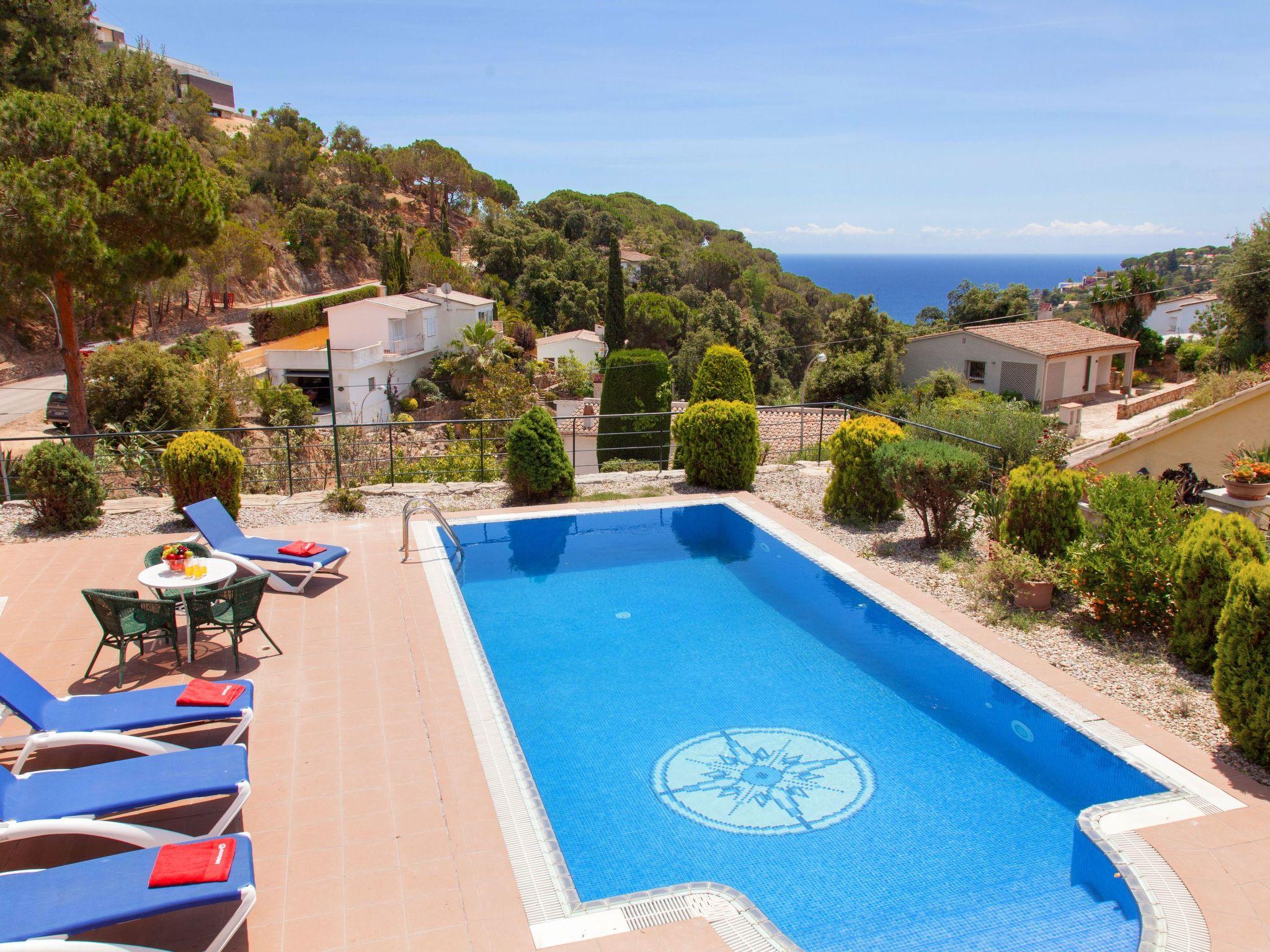 Foto 1 - Haus mit 3 Schlafzimmern in Tossa de Mar mit privater pool und blick aufs meer