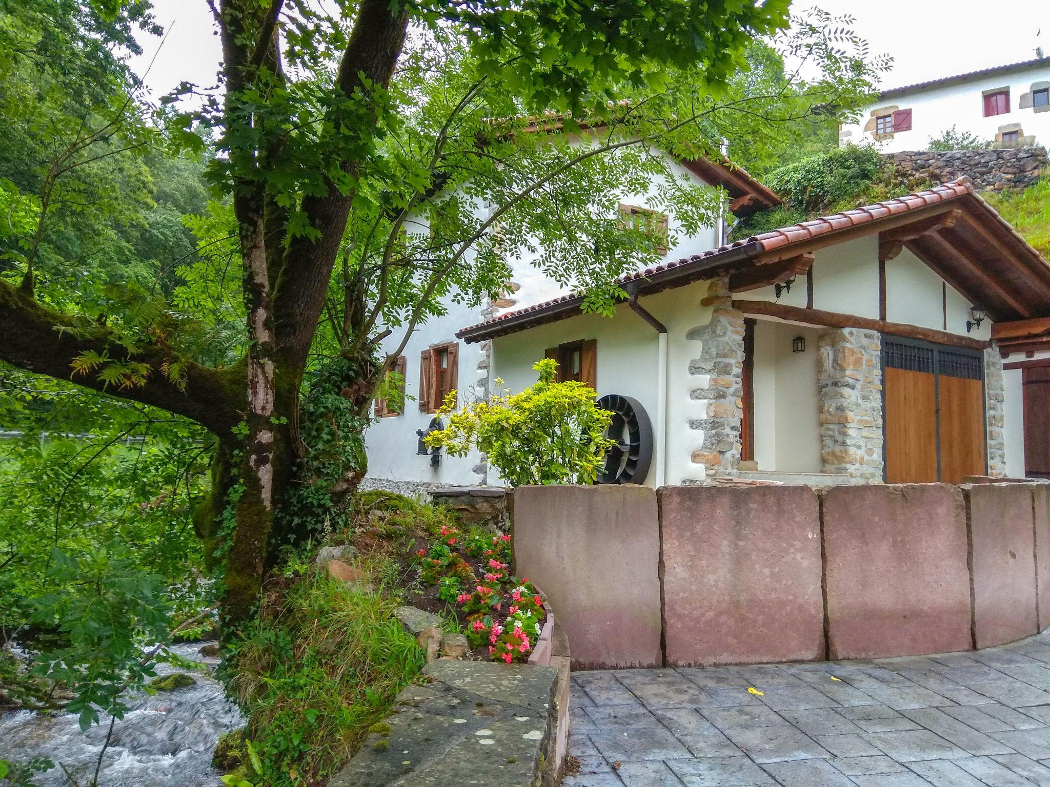 Photo 5 - Maison de 2 chambres à Bera avec jardin et terrasse