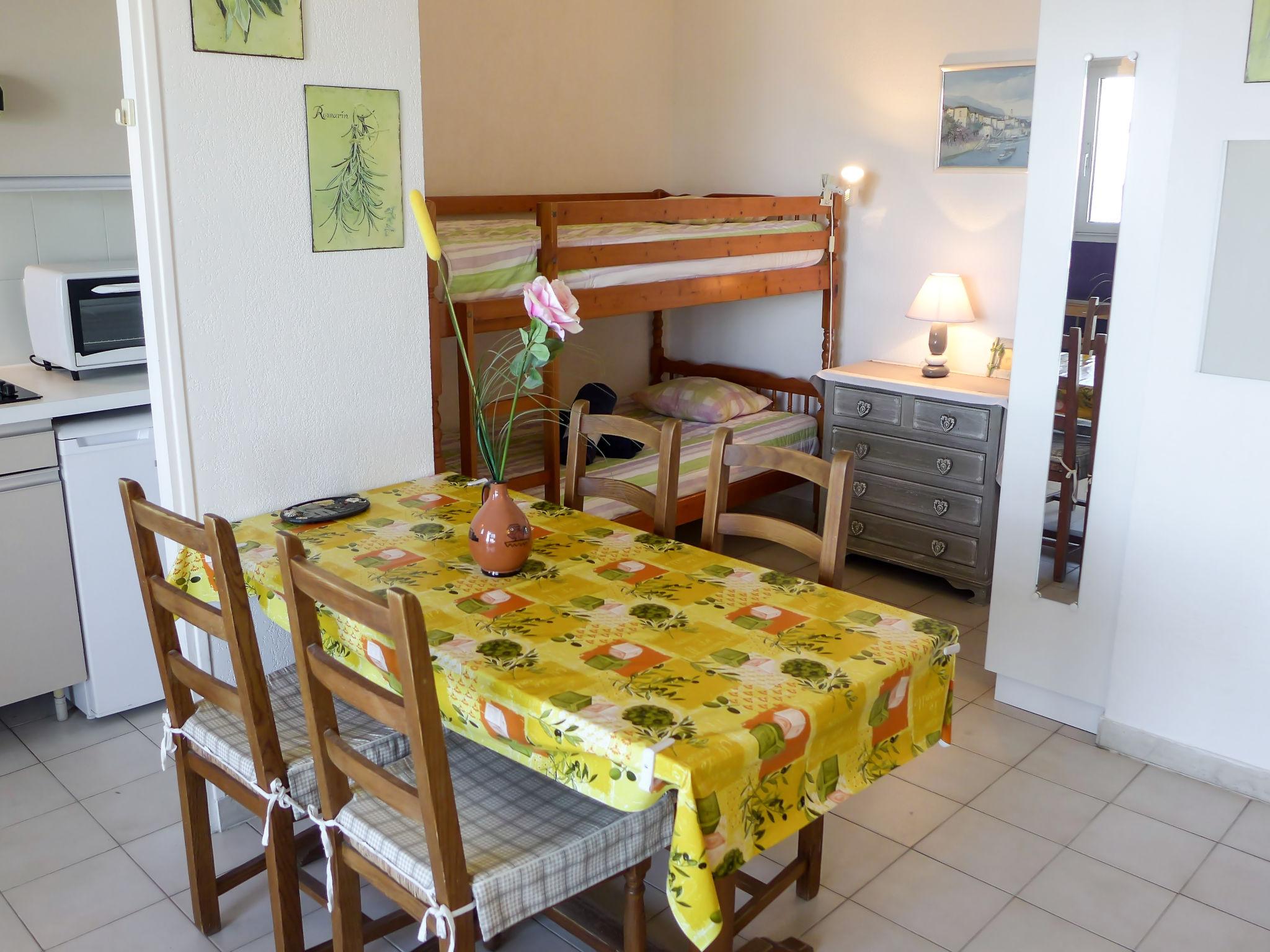 Foto 6 - Apartamento de 1 quarto em Cavalaire-sur-Mer com terraço