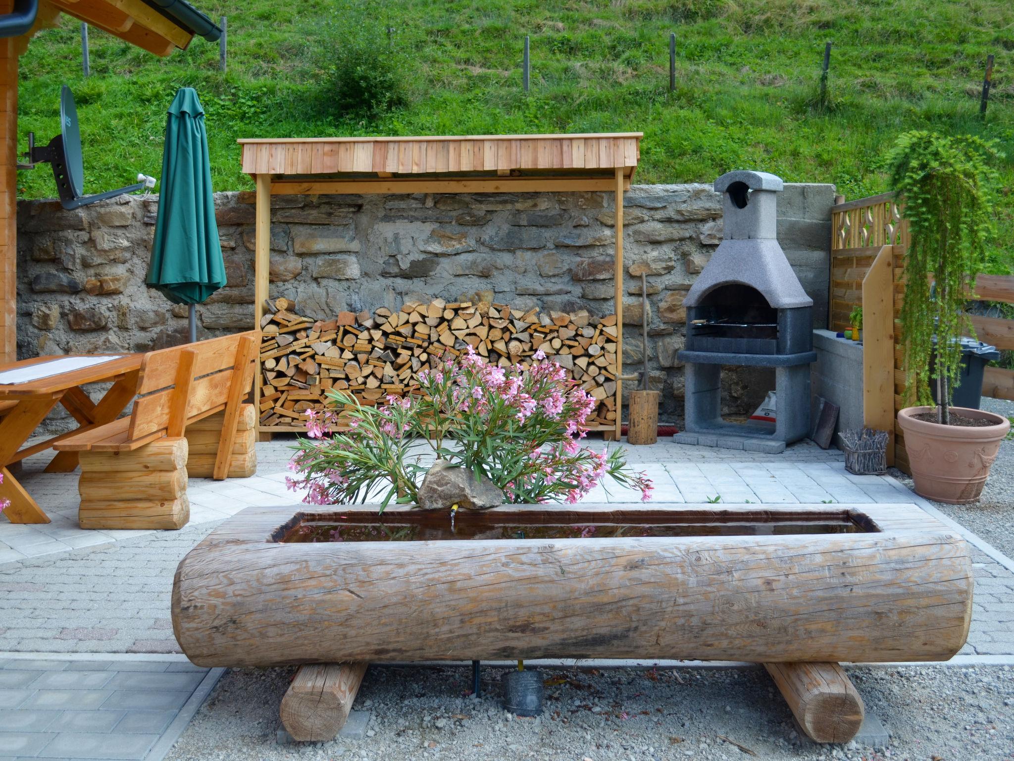 Photo 8 - Maison de 1 chambre à Fusch an der Großglocknerstraße avec terrasse et vues sur la montagne