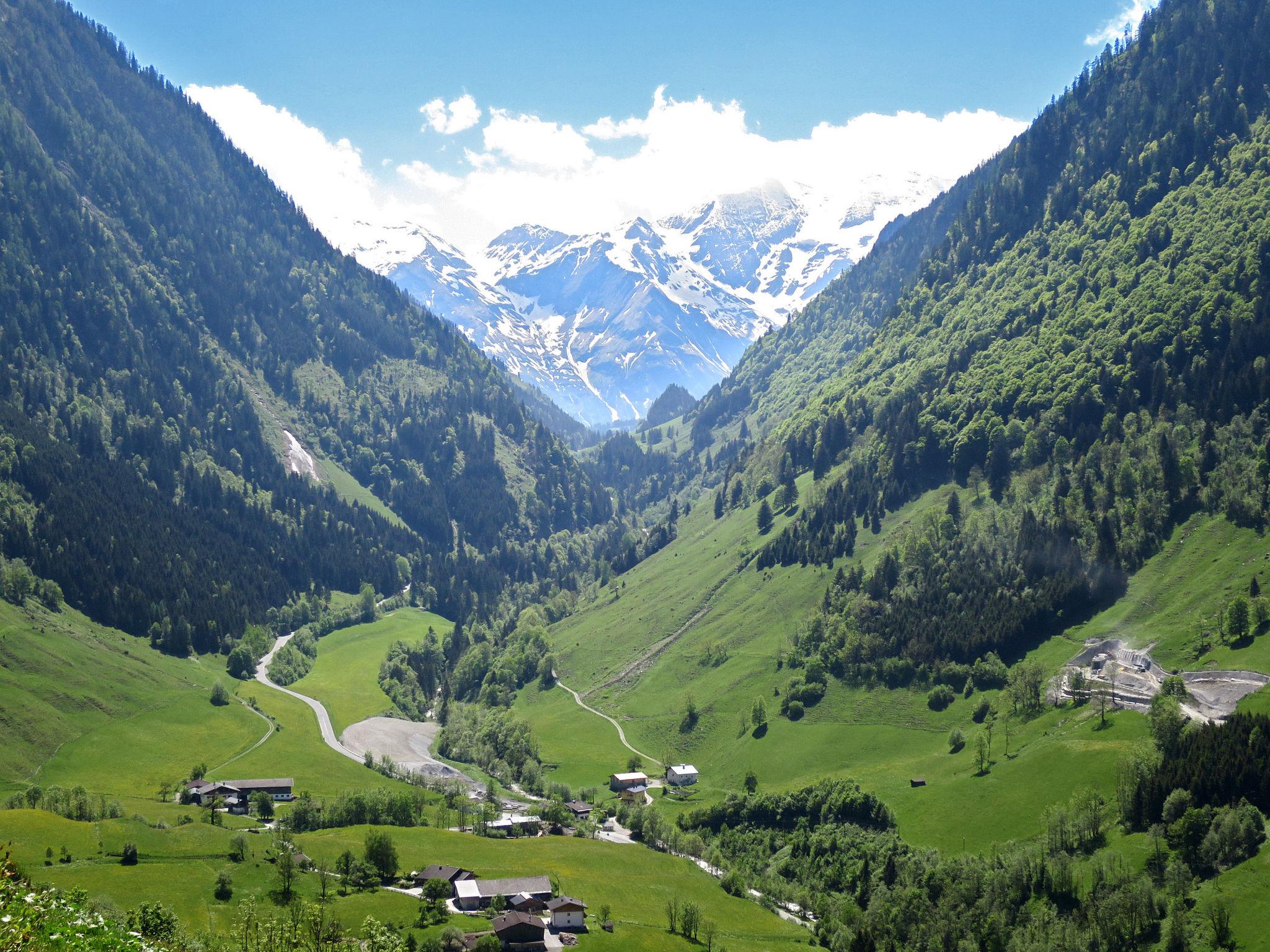 Photo 22 - Maison de 1 chambre à Fusch an der Großglocknerstraße avec terrasse et vues sur la montagne