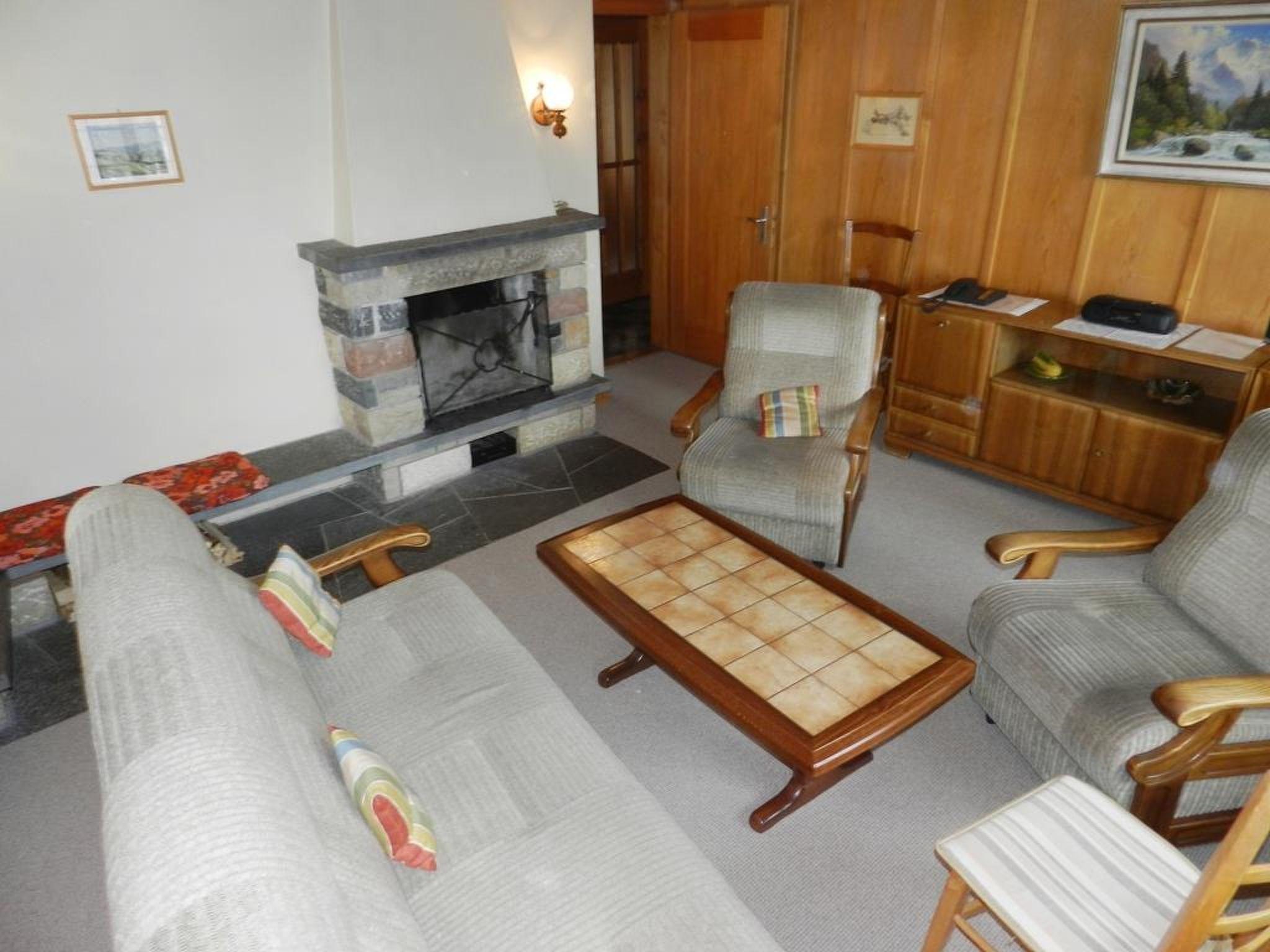 Photo 12 - 3 bedroom Apartment in Saanen