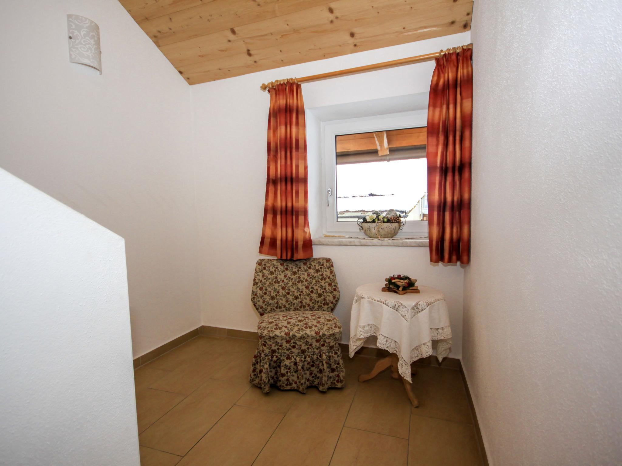 Foto 15 - Appartamento con 4 camere da letto a Fügen con vista sulle montagne